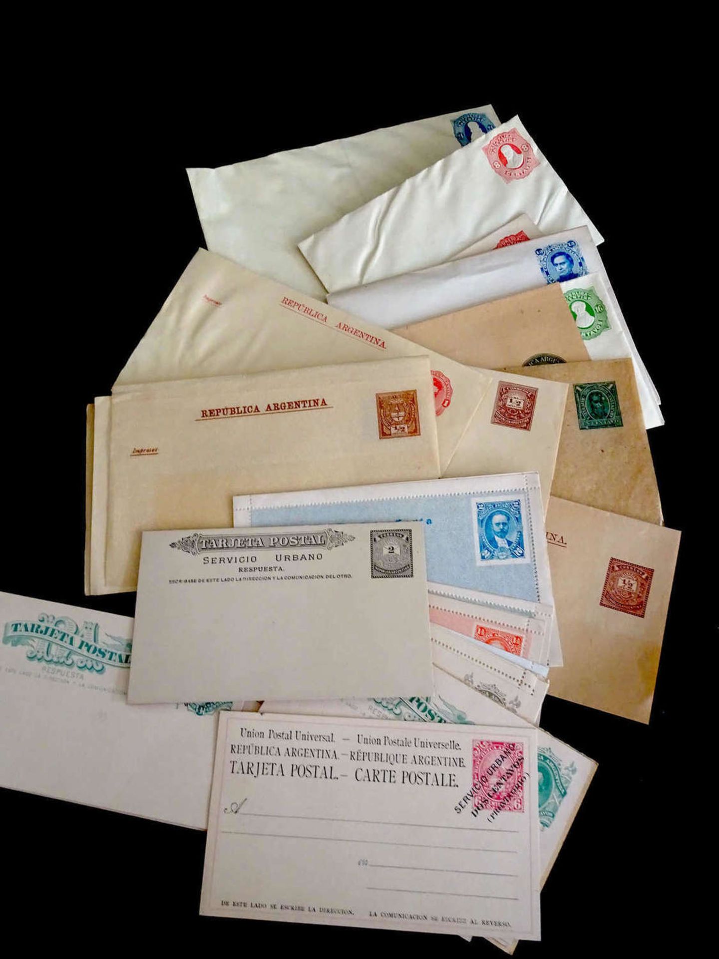 1880/90, ca. 34 Karten, Umschlägen, Briefkarten und Antwortkarten.1880/90, lot of 34 unused