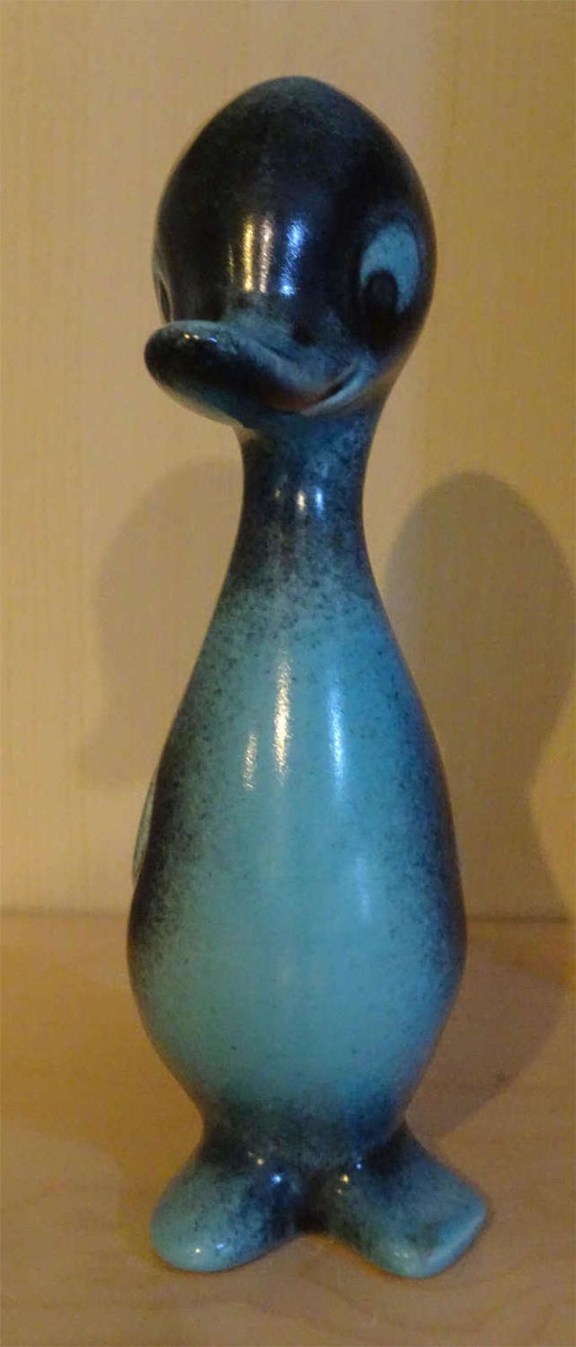 Cortendorf, Western Germany, Keramikente, schwarz lasiert und blau übermalt. Höhe ca. 16 cm. Sehr - Image 2 of 3