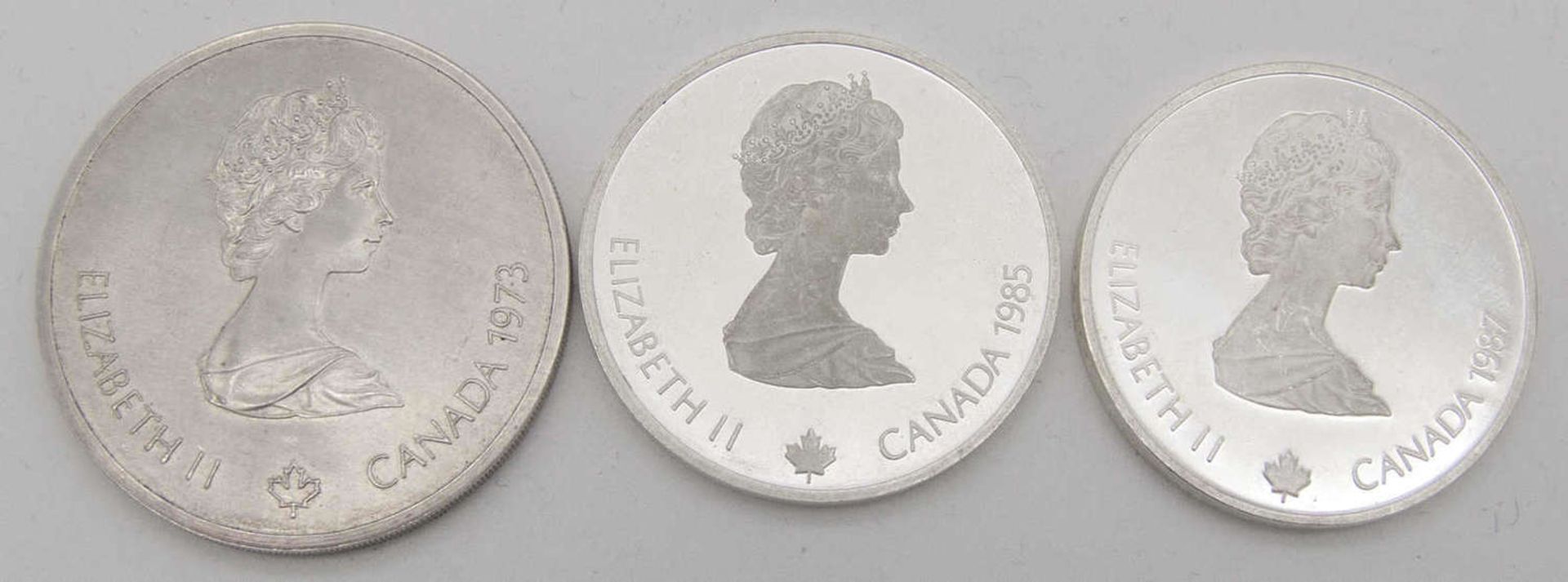 Kanada 1976/88, 1 x 10 Dollars - Silbermünze 1976 "Stadtansicht" und 2 x 20 Dollars - Silbermünzen - Bild 2 aus 2