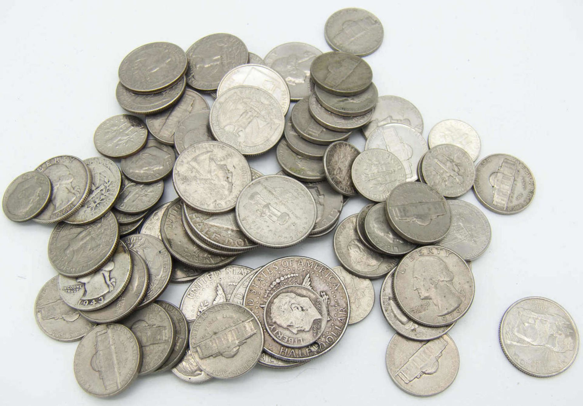 USA 1939/2006, Lot Münzgeld, bestehend aus: 25 x 5 Cents 1940/2006 Washington, 23 x Dime 1942/77