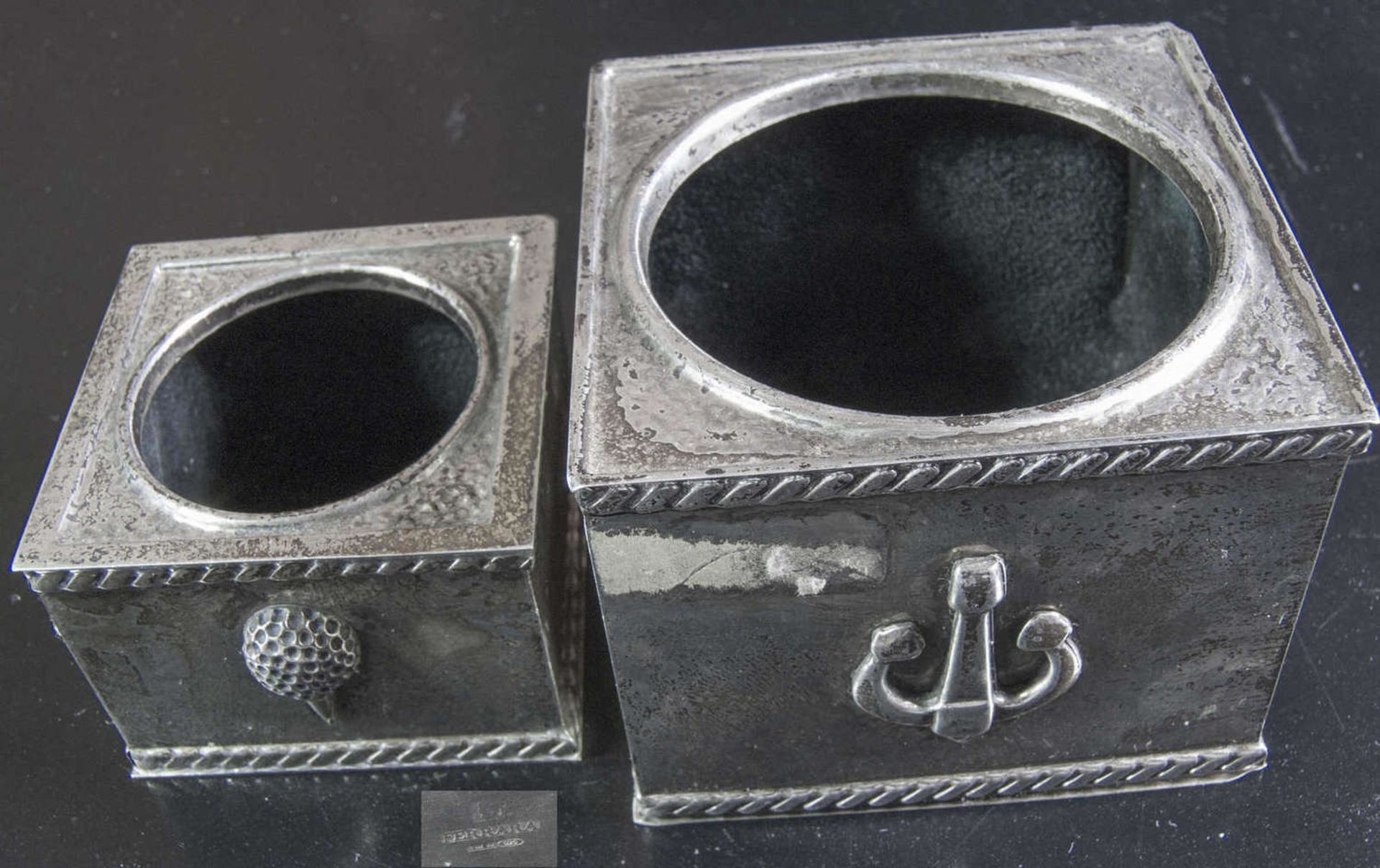 Zwei Ferrara Silber - Dosen. Silber 925, gepunzt. Gesamtgewicht: ca. 114,2 g. Maße: ca. ca. 65 mm