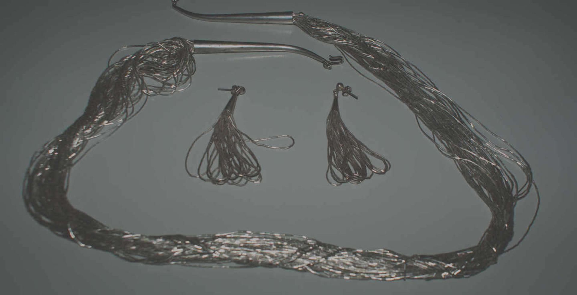 ausgefallenes Silbercollier mit passenden Ohrringen, 925er Silber. Kette und Ohrringe aus vielen