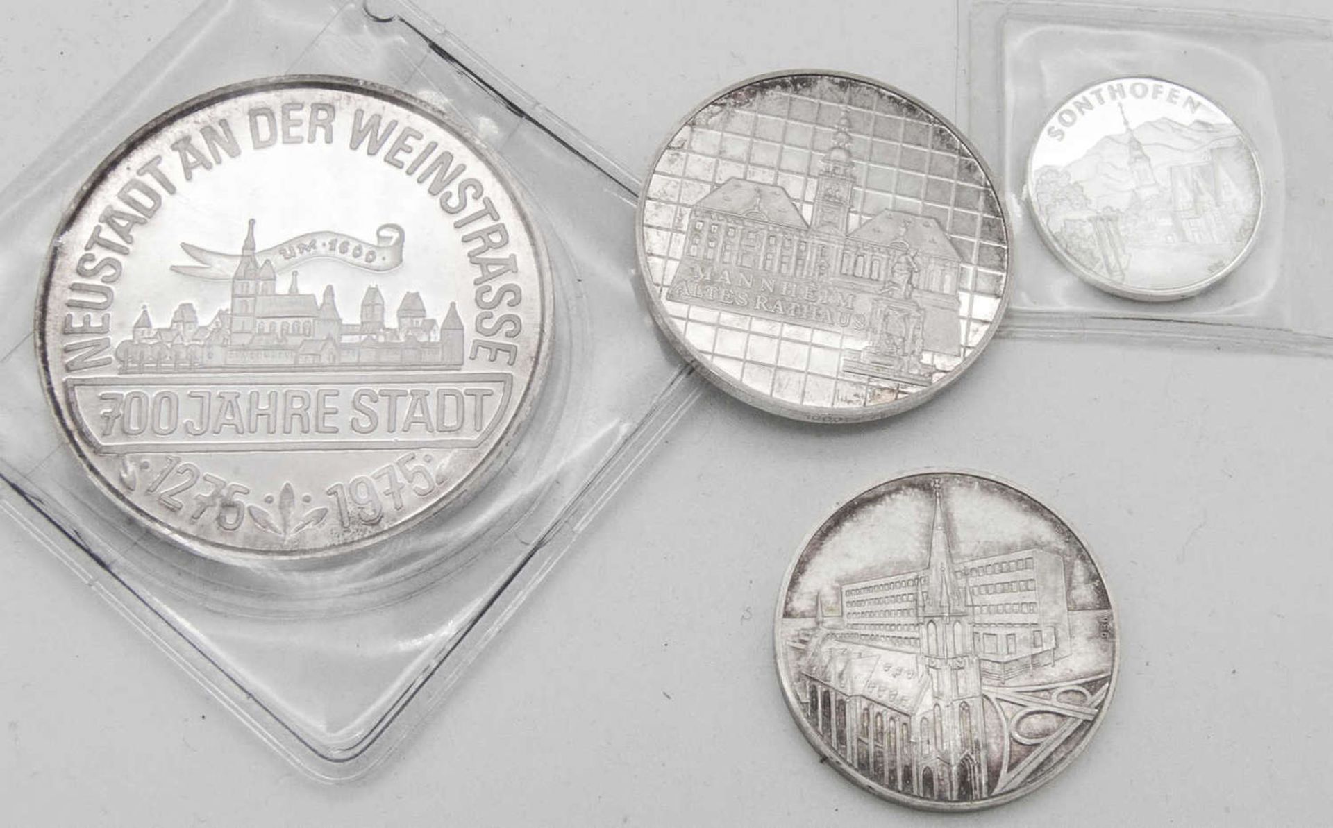 Lot Silber - Medaillen. Gewicht: ca. 50 g. Lot of silver medals. Weight: approx. 50 g. Please