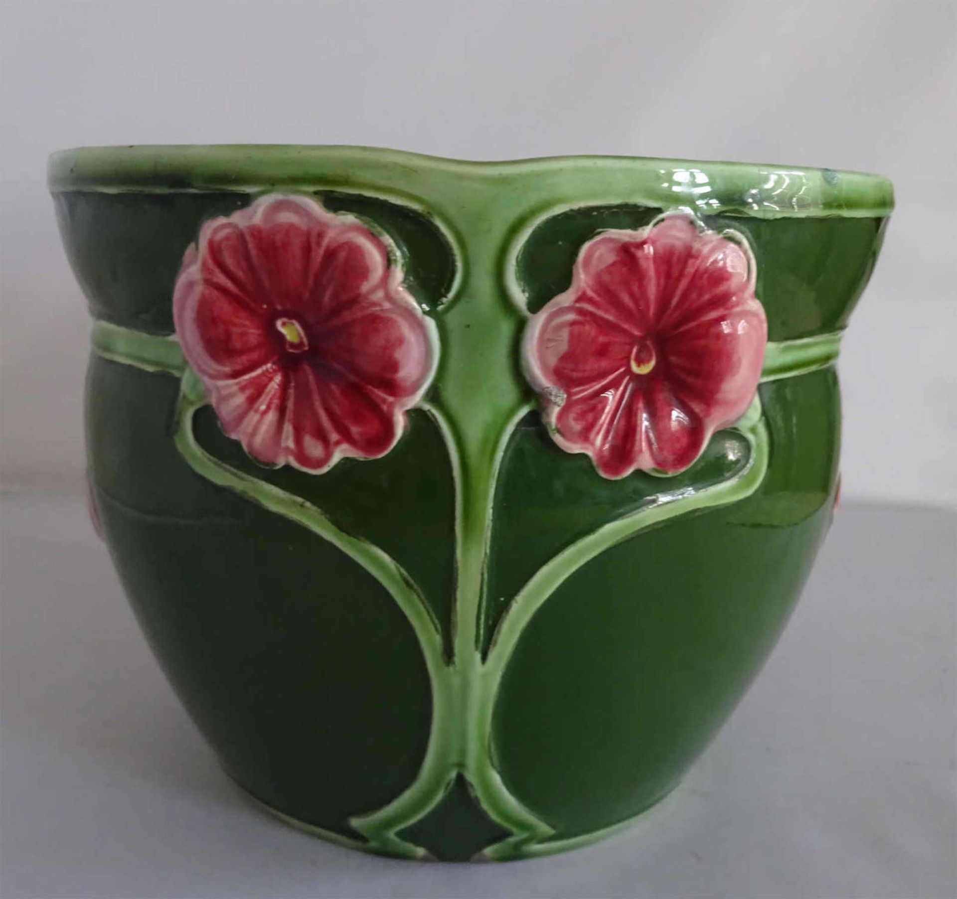 1 Jugendstil Blumenübertopf um 1912, 2x gesprungen. Durchmesser ca. 20 cm, höhe ca. 16 cm1 Art