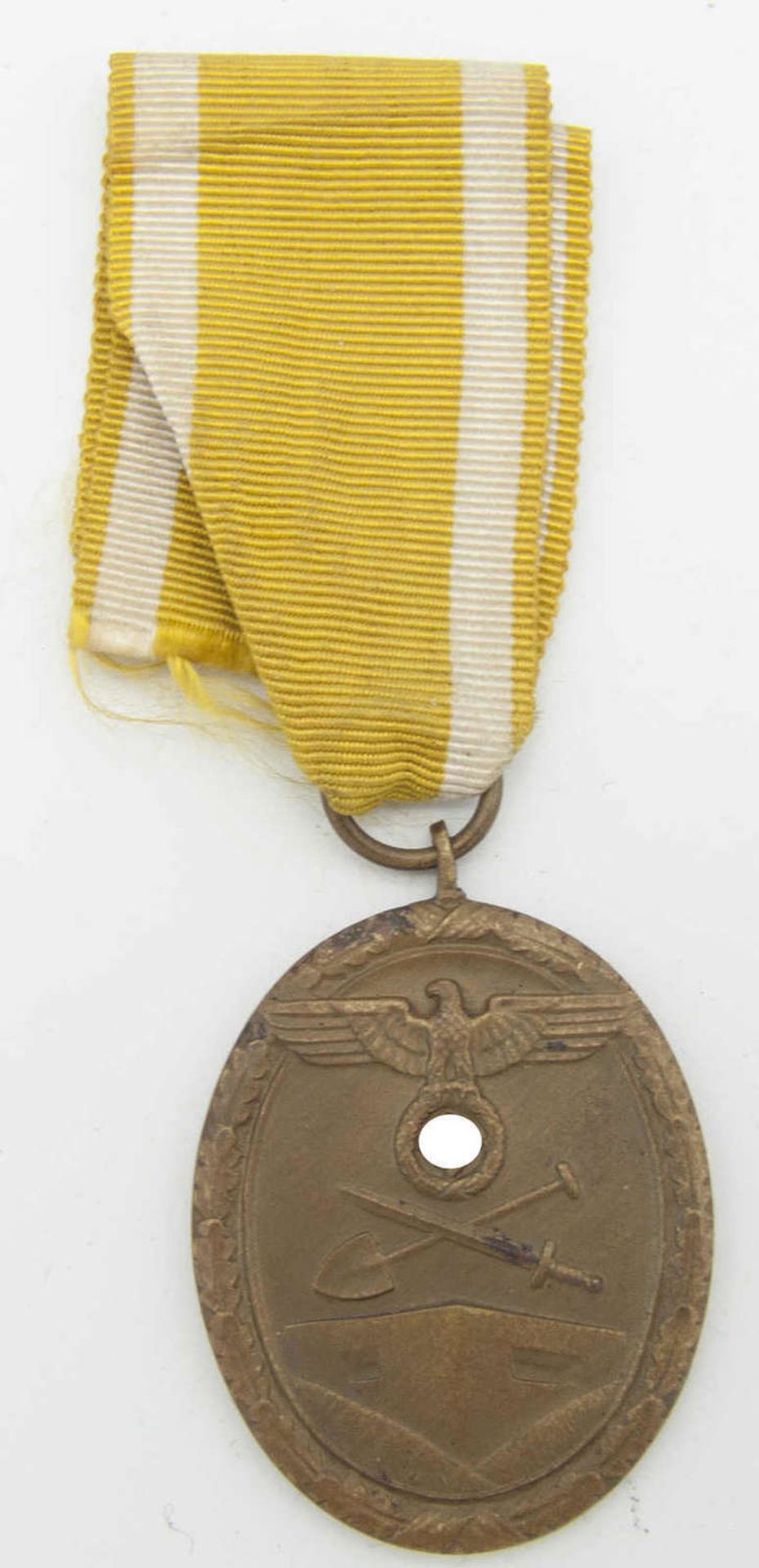 2. Weltkrieg, Schutzwallabzeichen am BandWW2, protective wall badge on ribbon