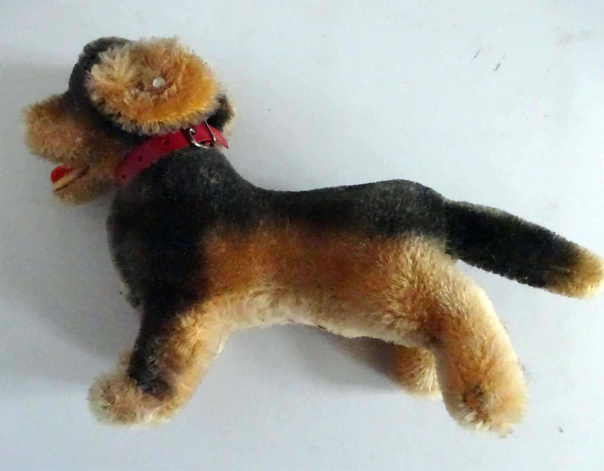 alter Steiff Hund "Dackel Beppo", mit silbernem Knopf. Ca. 60er Jahre. Guter Zustand.old Steiff