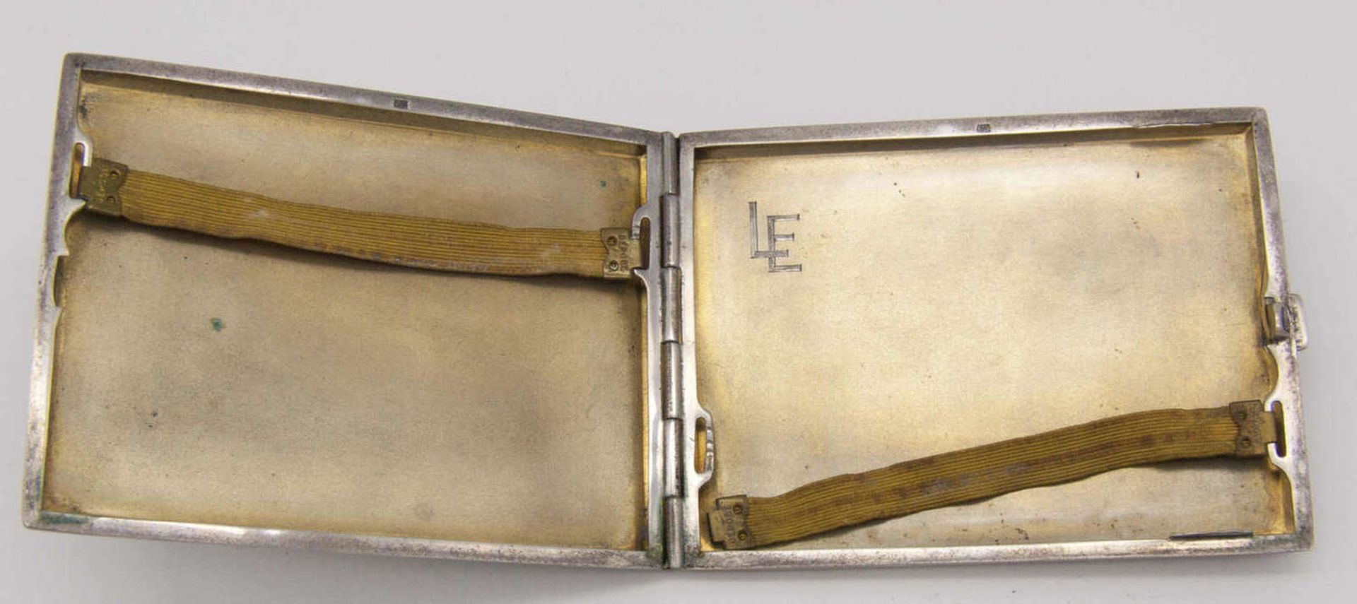 Altes Zigaretten - Etui, Silber 800 (gepunzt). Innen Gravur "LE". Gewicht: ca. 121,3 g.Old cigarette - Bild 2 aus 2