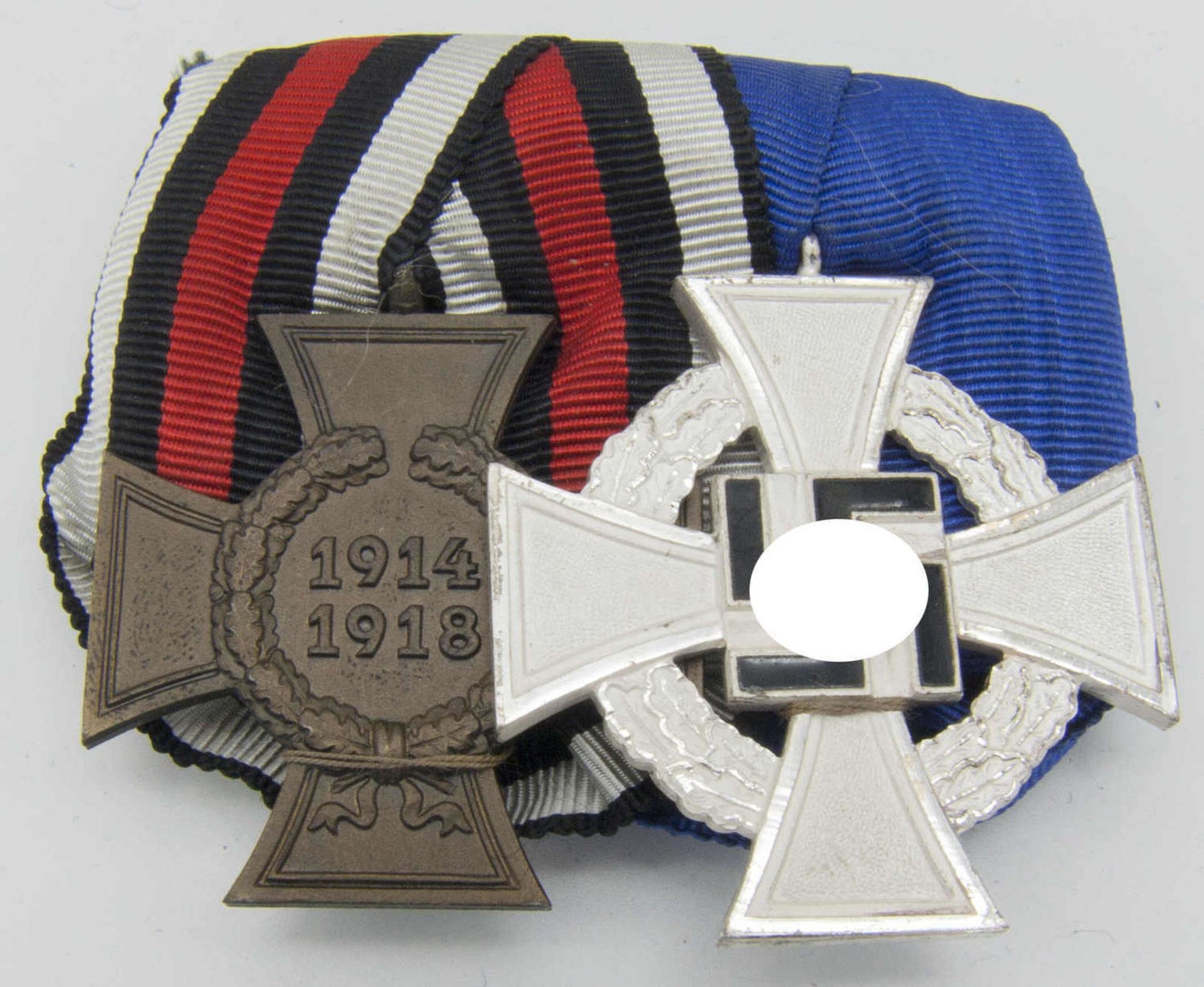 Ehrenkreuz des Weltkriegs und Dienstauszeichnung Treuedienst 2. Stufe.Honor Cross of the World War