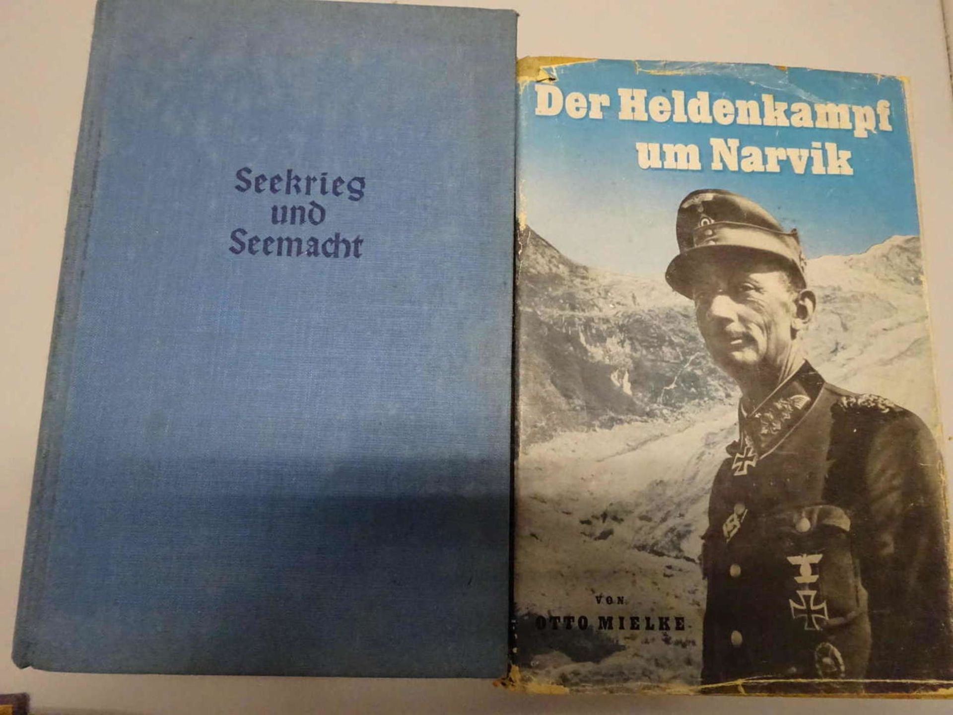 4 Bücher Militaria, best. aus: Der Heldenkampf um Narvik, Kampf um Norwegen, Die Wölfe und der - Image 3 of 3