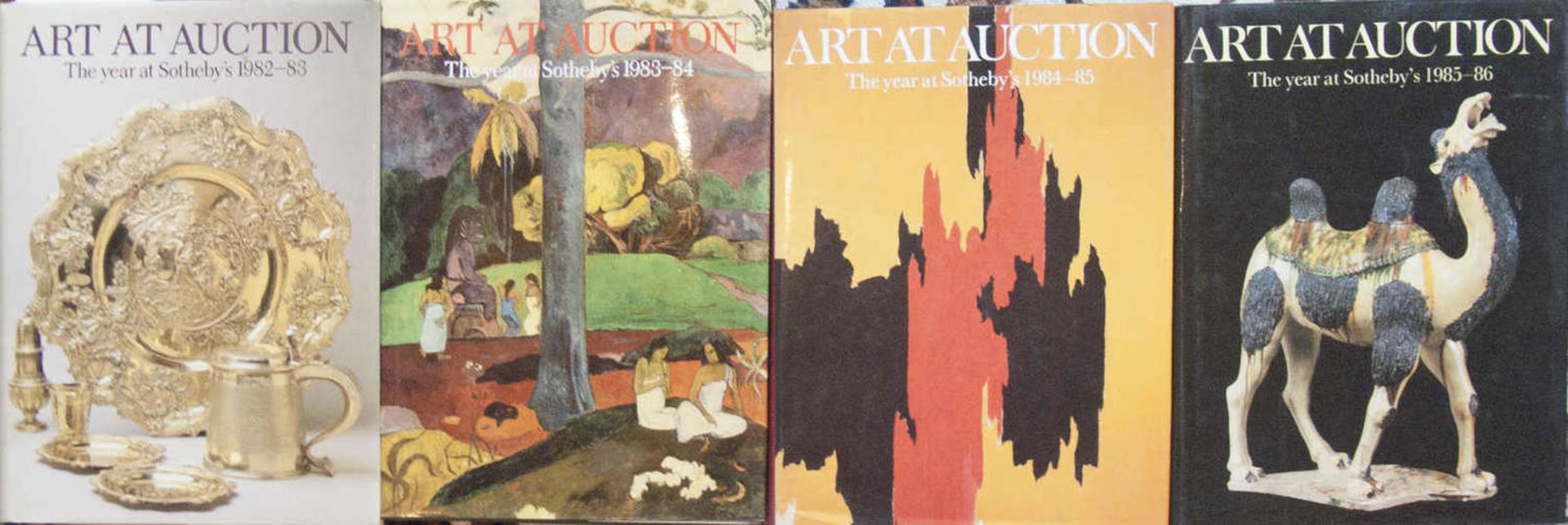 Vier Auktionskataloge, Art at Auction, Sotheby, 1982/83, 1983/84, 1984/85 und 1985/86. Guter