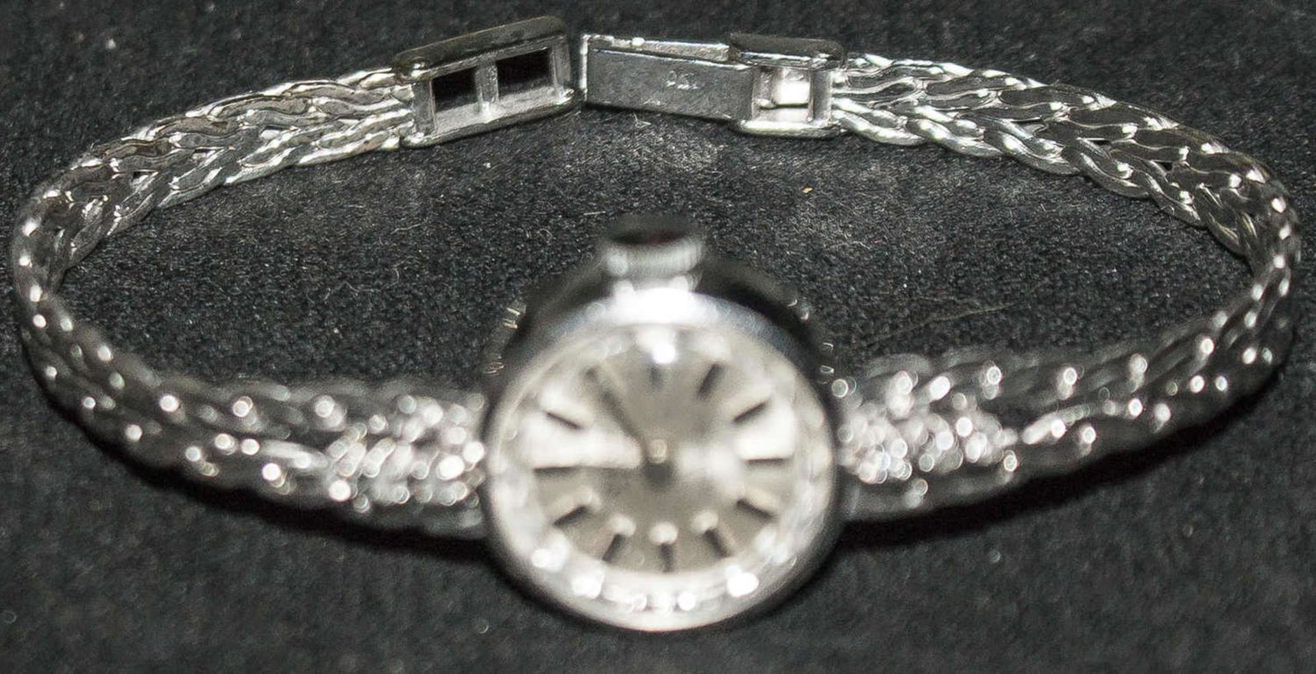 Damen Armbanduhr, Carib, 750er Weißgold, Länge ca 15 cm, mech. Gewicht ca. 16,7 g.Ladies wristwatch, - Bild 2 aus 3