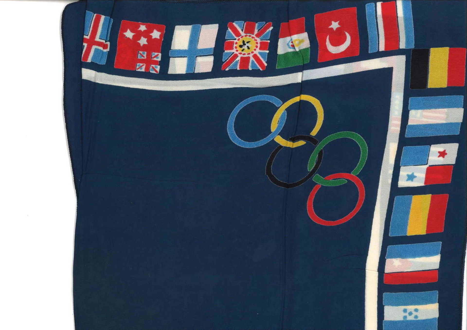 1 Seiden - Schal oder Kopftuch mit den teilnehmenden Länder der Olympia 1936 - Maße: 70x70 cm1