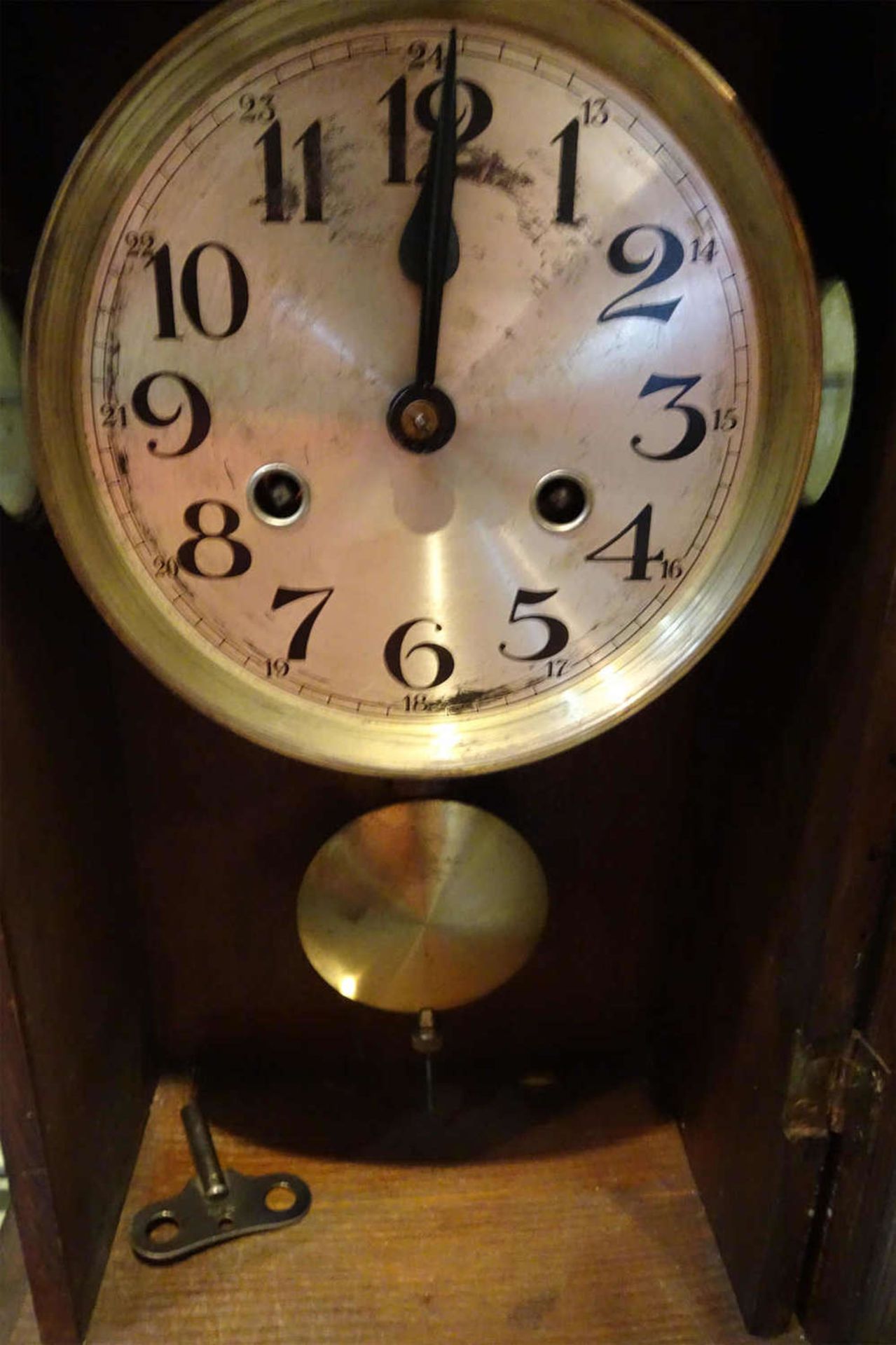 Wanduhr Jugendstil, Schlag auf Feder. Breite ca. 26 cm, Höhe ca. 55 cmWall clock Art Nouveau, blow - Image 2 of 2