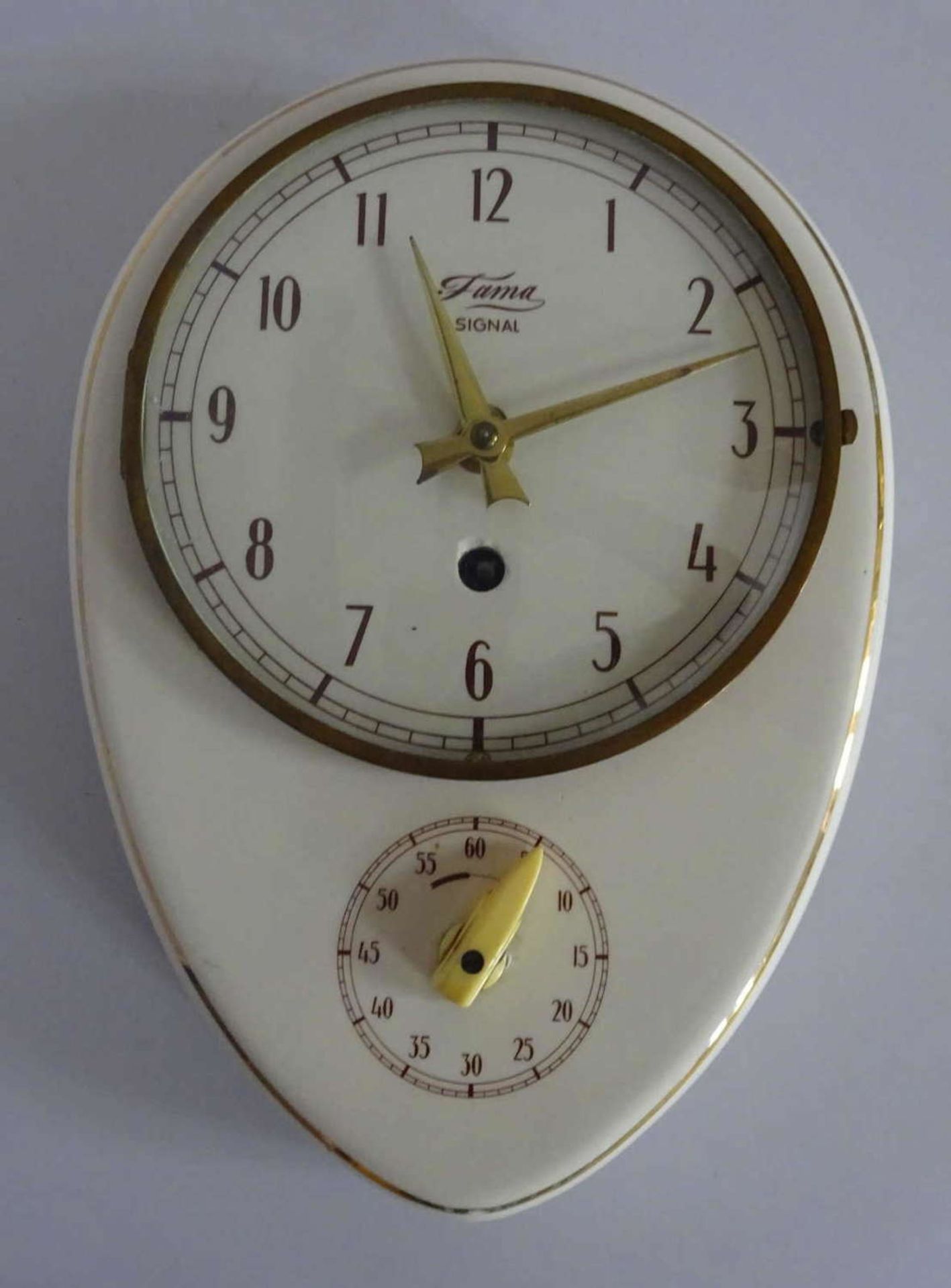 Wanduhr Grünstadter Keramik Fama Signal, 1959, Model 203G, Dekor 19/50. Schlüsselaufzug, dieser