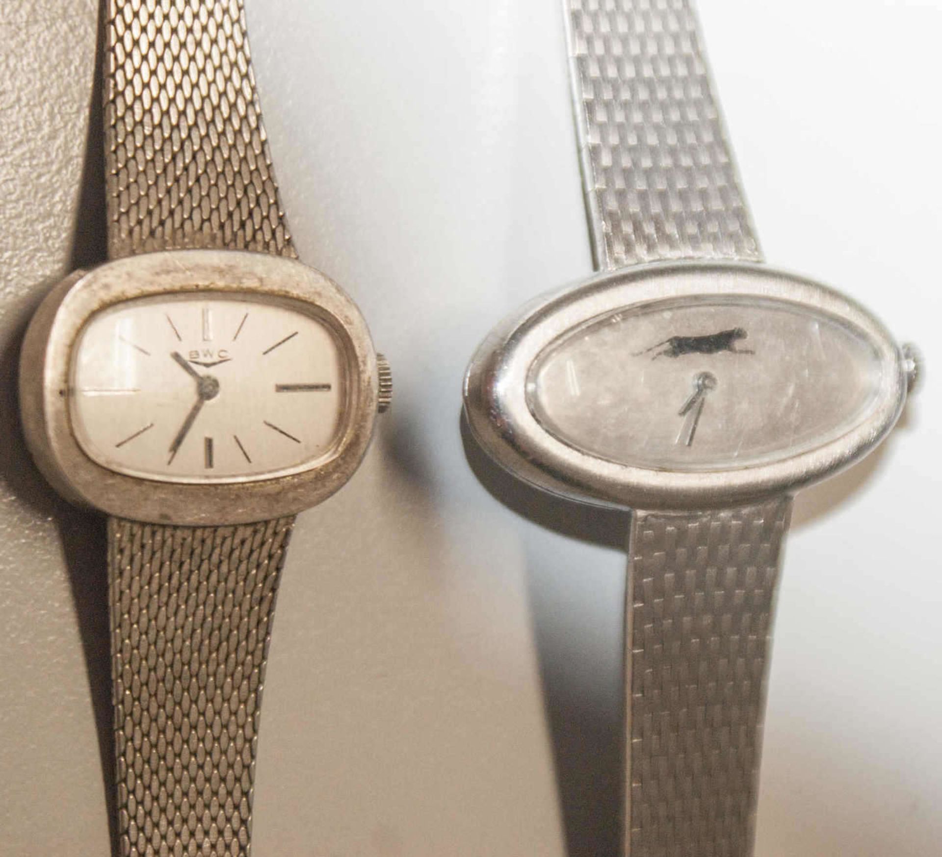 2 Damenarmbanduhren, beide mech. und silber. 1 Uhr läuft. Gewicht ca. 67,5g.2 ladies wristwatches, - Bild 2 aus 2