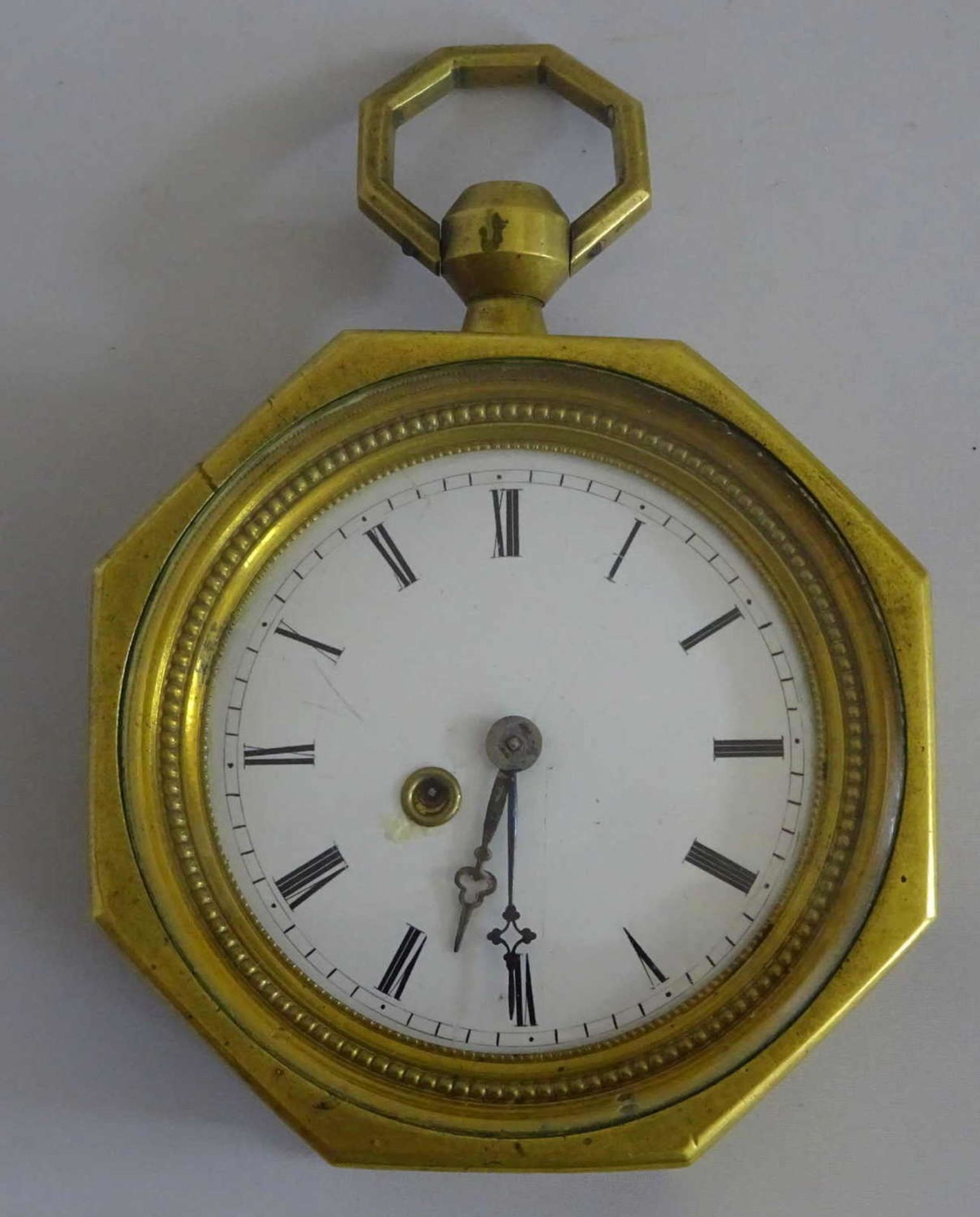 Tischuhr, handgemacht. höhe ca. 10 cm, breite ca. 10 cm Bitte besichtigenTable clock, handmade.