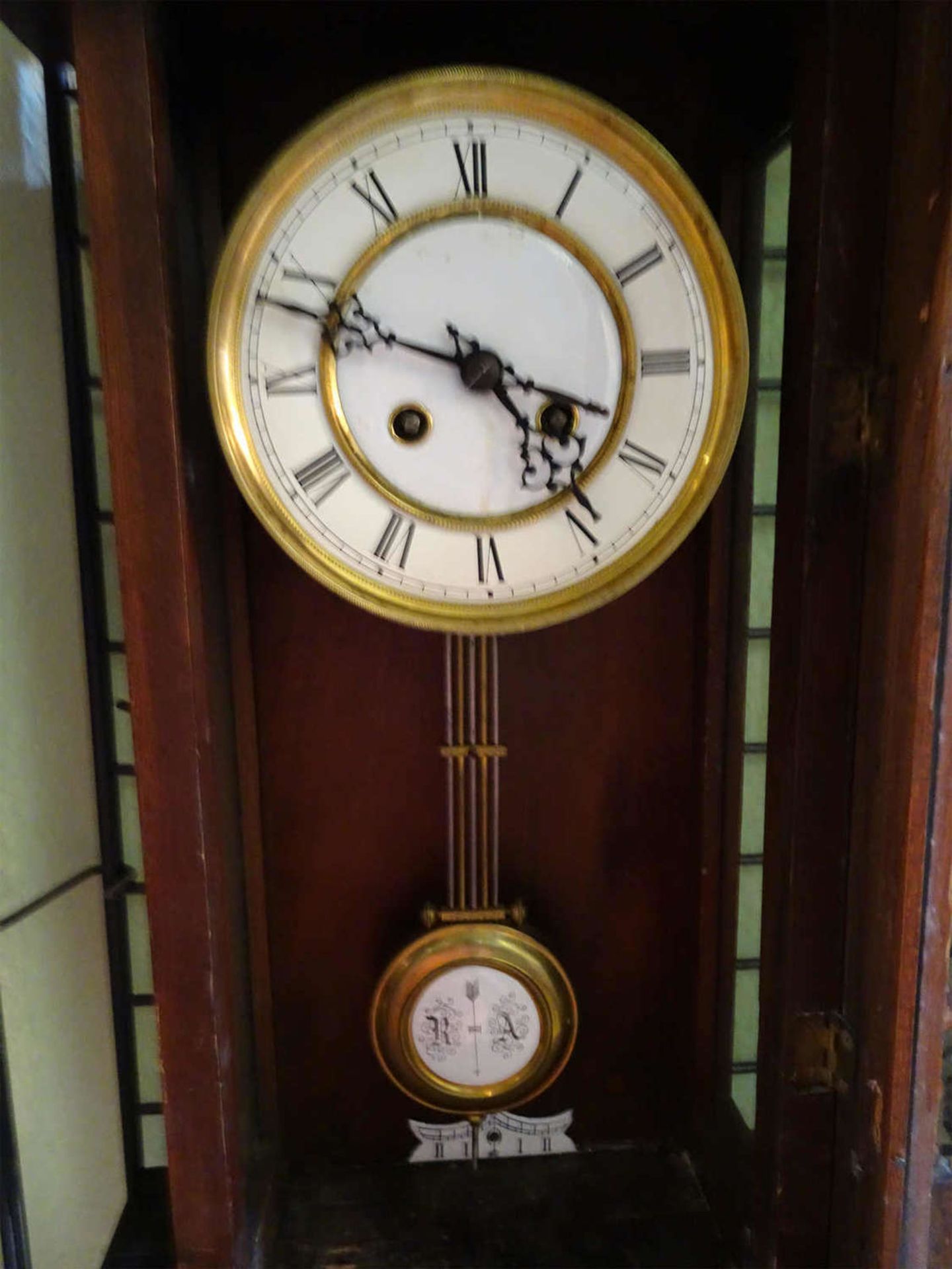 Wanduhr um 1880, Schlag auf Feder. Breite ca. 30 cm, Höhe 90 cmWall clock around 1880, blow on - Image 3 of 4