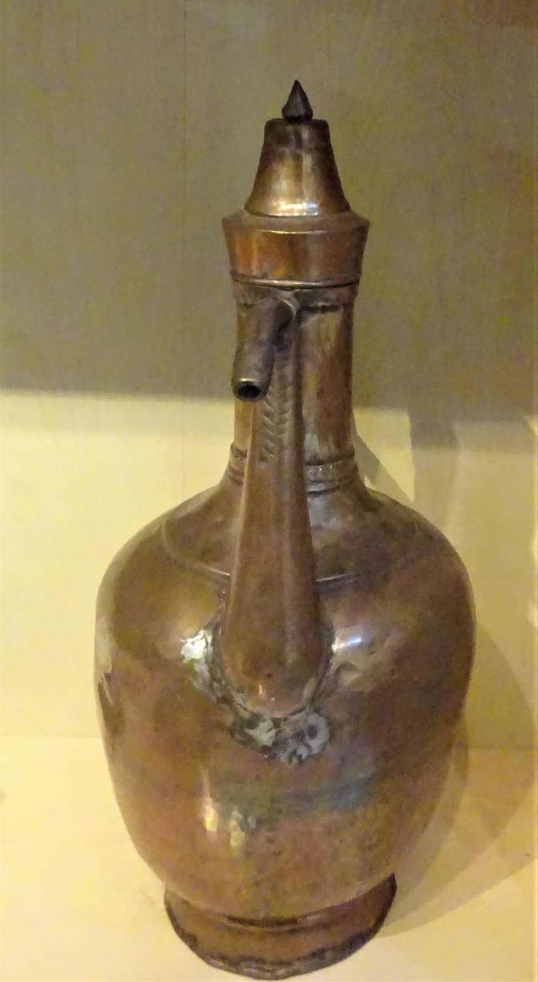 1 ausgefallene Kupferkanne als Deko, Höhe ca. 41 cm, gebrauchter Zustand.1 unusual copper pot as - Bild 2 aus 2