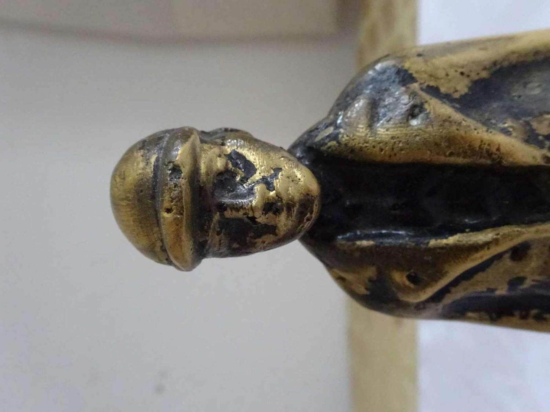 Bronzefigur, Bergmann. Höhe ca. 17,5 cmBronze figure, miner. Height about 17.5 cm - Bild 2 aus 3