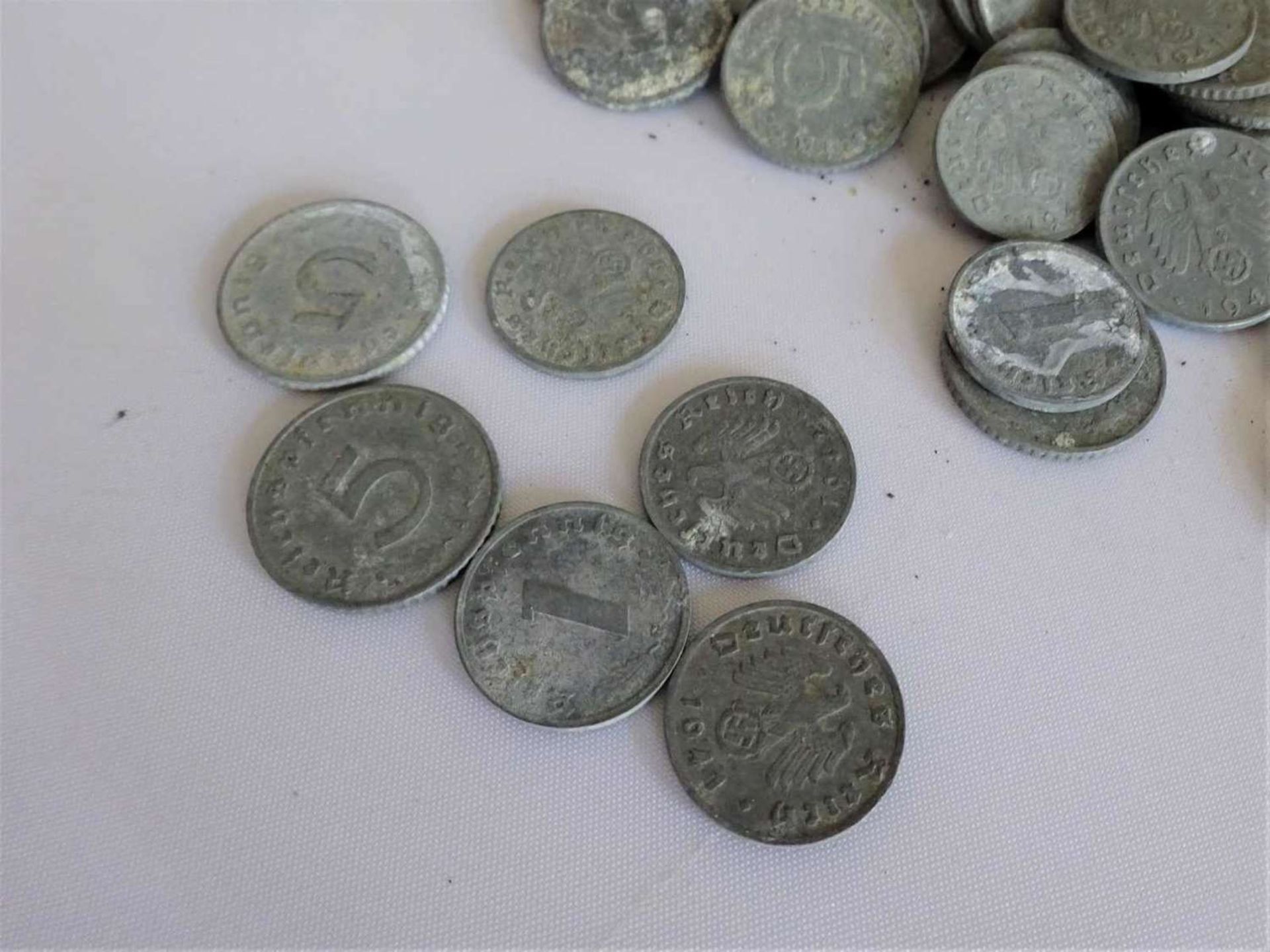 Lot Münzen, Deutsches Reich, bestehend aus 1 und 5 Pfennig Münzen, Zinn, verschiedene Jahrgänge, - Bild 2 aus 2