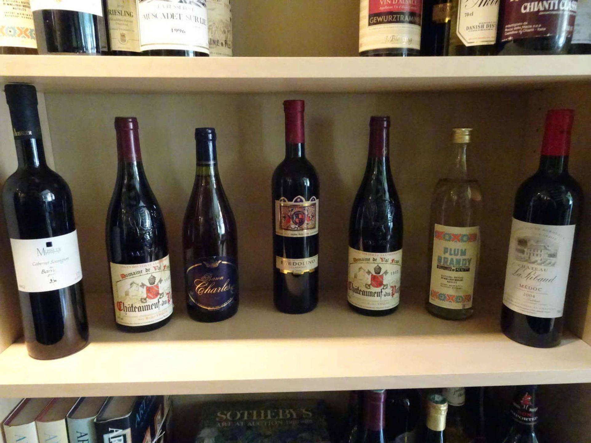 Lot Spirituosen 7 Flaschen, dabei Plum Brandy Ungarn, Châteauneuf du Pape-France, Château La