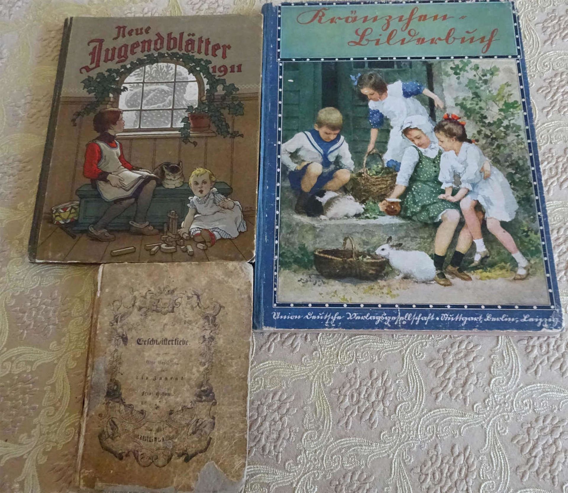 3 Kinder- bzw. Jugendbücher, dabei "Geschwisterliebe - Eine Erzählung für die Jugend" von ca.