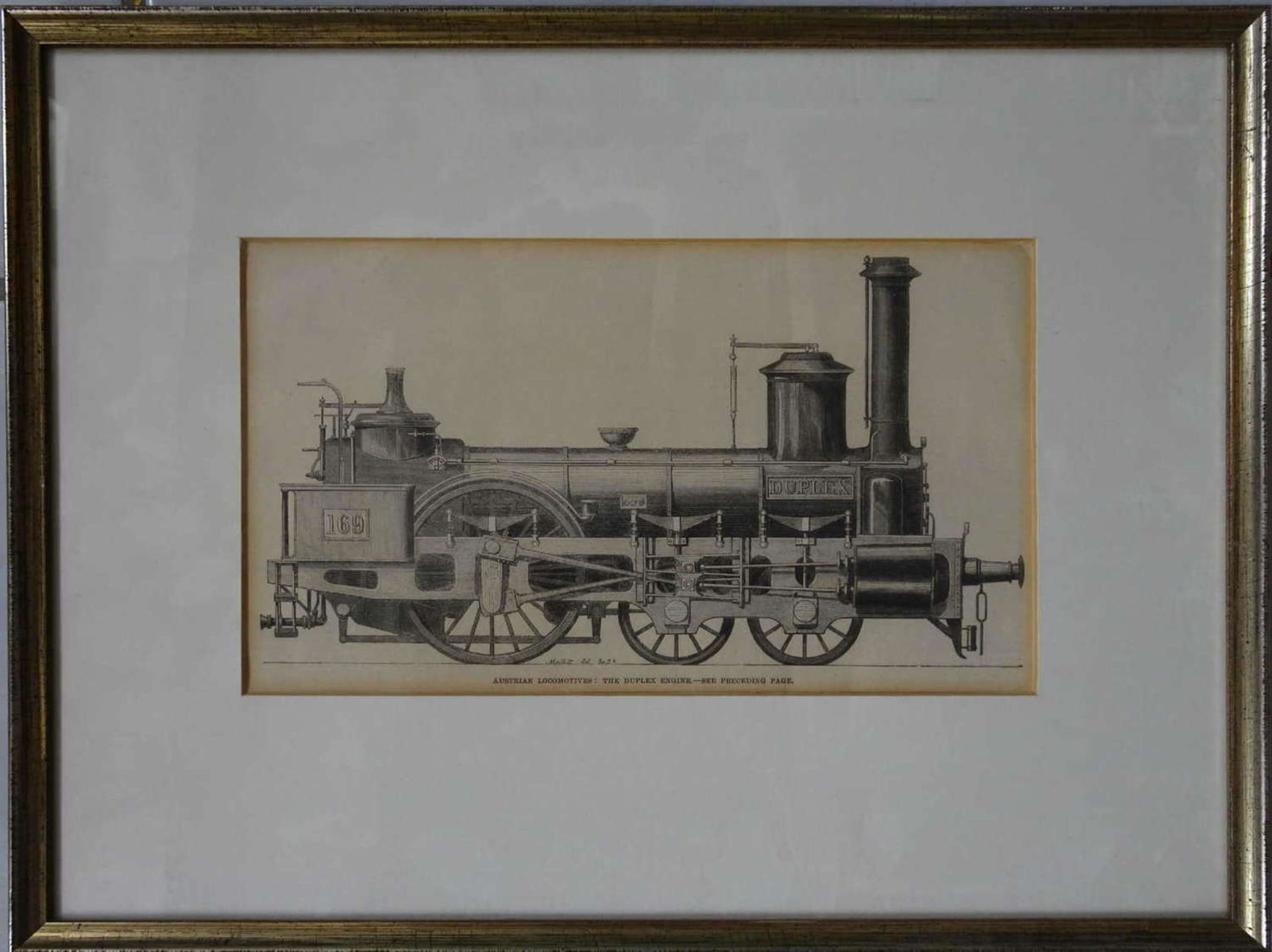 5 gerahmte Graphiken von Lokomotiven, unter anderem Leitha 1873, Saxonia 1838.Maße: 2 x ca. Breite - Bild 3 aus 3