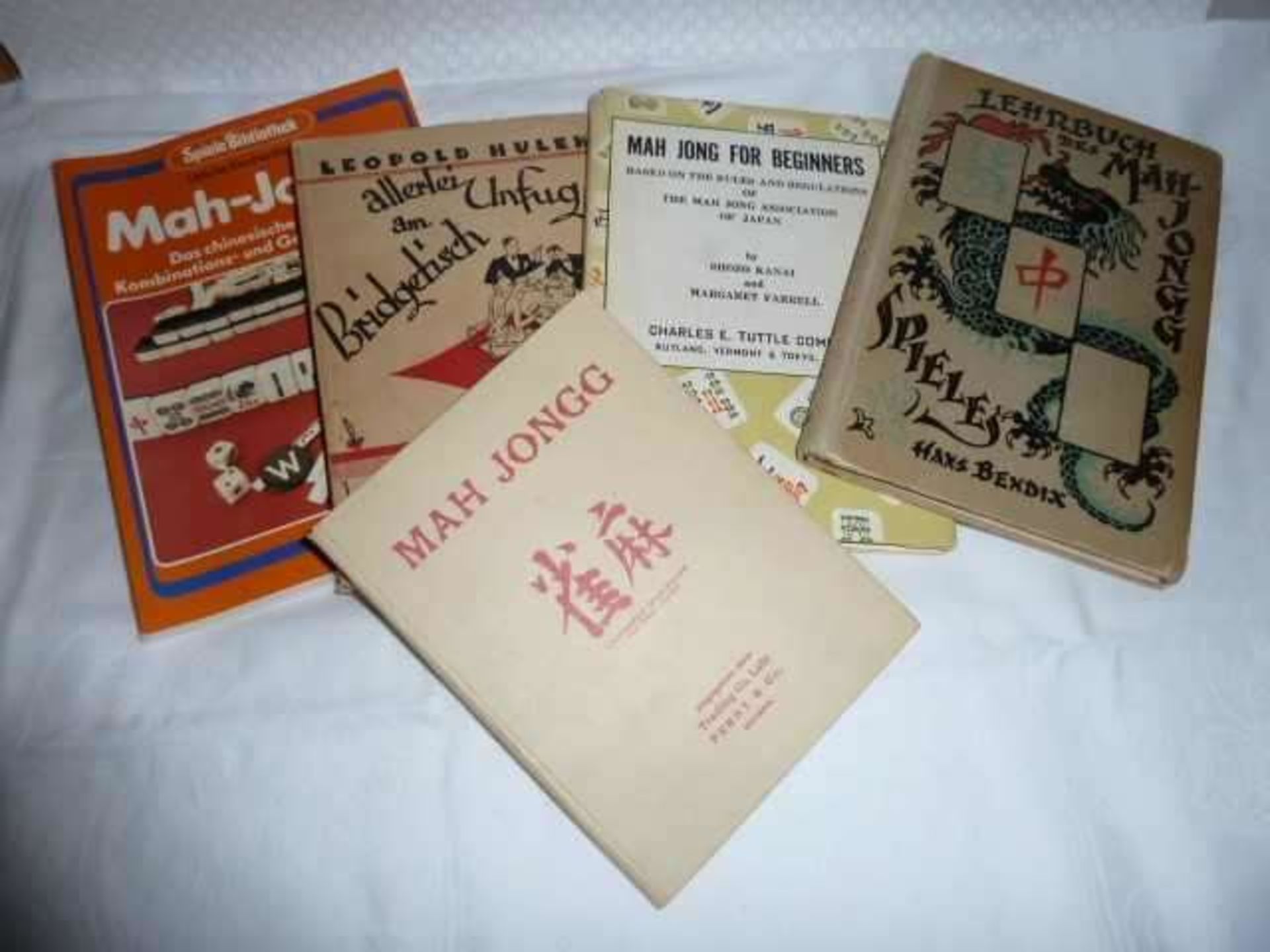 Konvolut Mah Jongg and bridge manuals, antique.