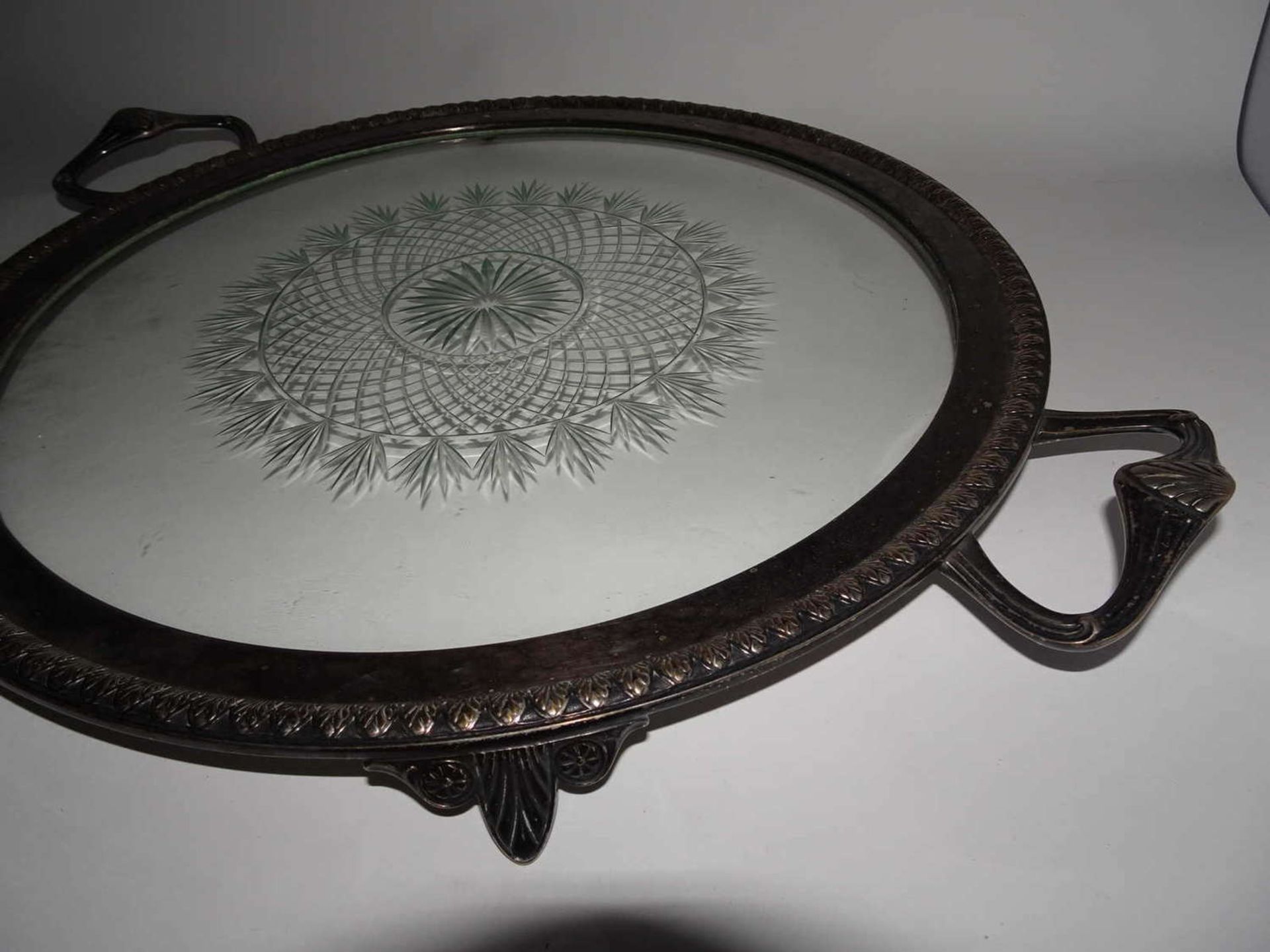 An art nouveau cake plate with old WMF ostrich mark XO, diameter ca. 35 cm. Very good condition. - Bild 2 aus 2