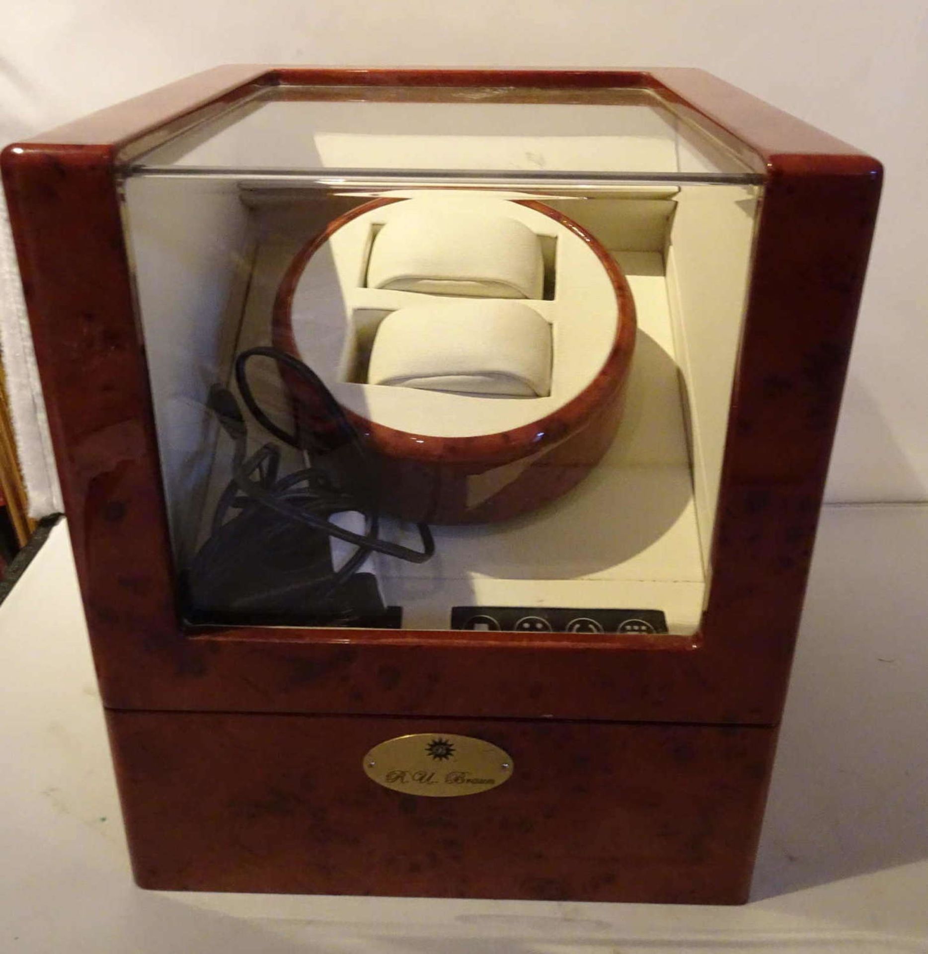 1 watch winder electric by Braun. Function checked. - Bild 2 aus 2