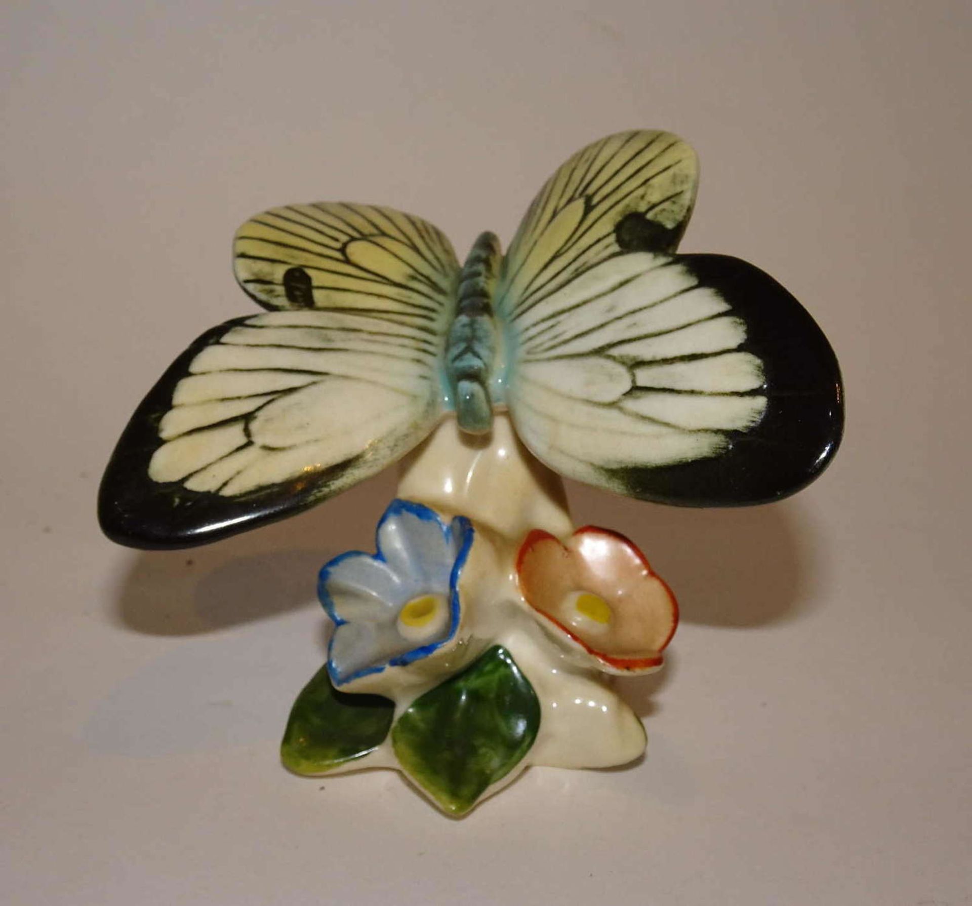 Porcelain butterfly, Karl Ens Volkstedt, blue mills brand. Height about 7.8 cm. Very good condition.