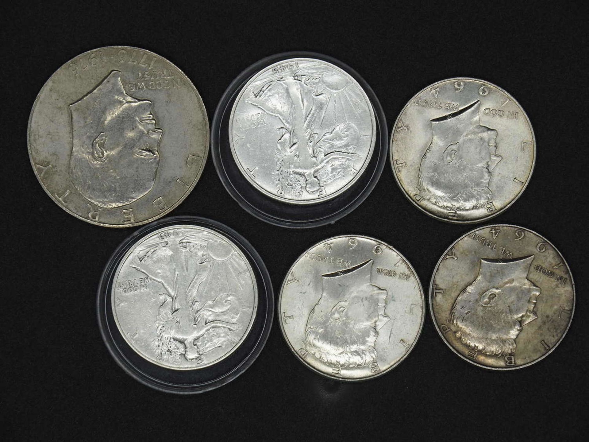 US, Lot Half Dollar coins, plus 1 x 1 dollars. Condition: VF. Please visit.