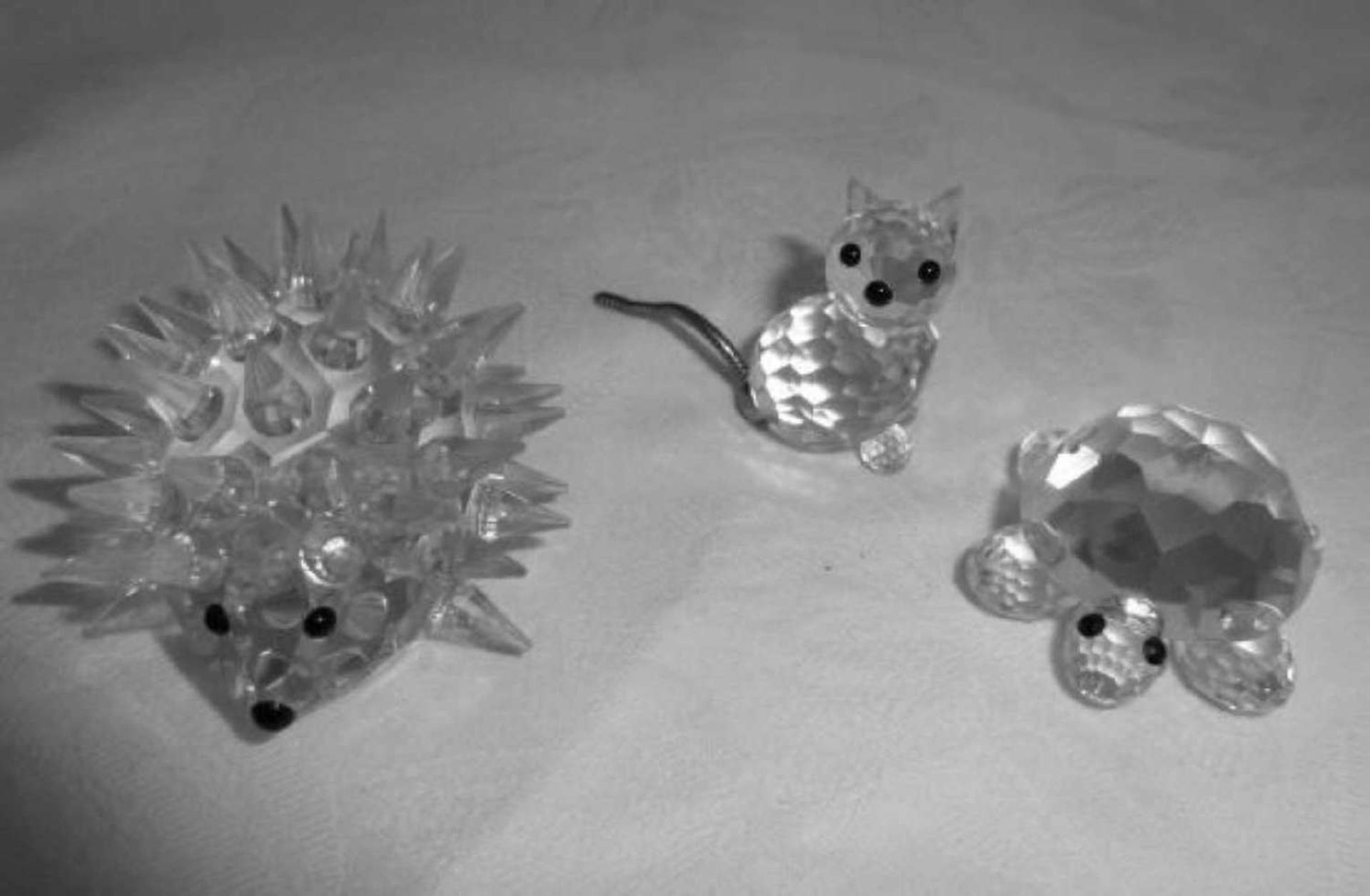 3 crystal glass animal figures, 1 hedgehog, 1 turtle, and 1 cat. Partly the tips with chip. - Bild 2 aus 2