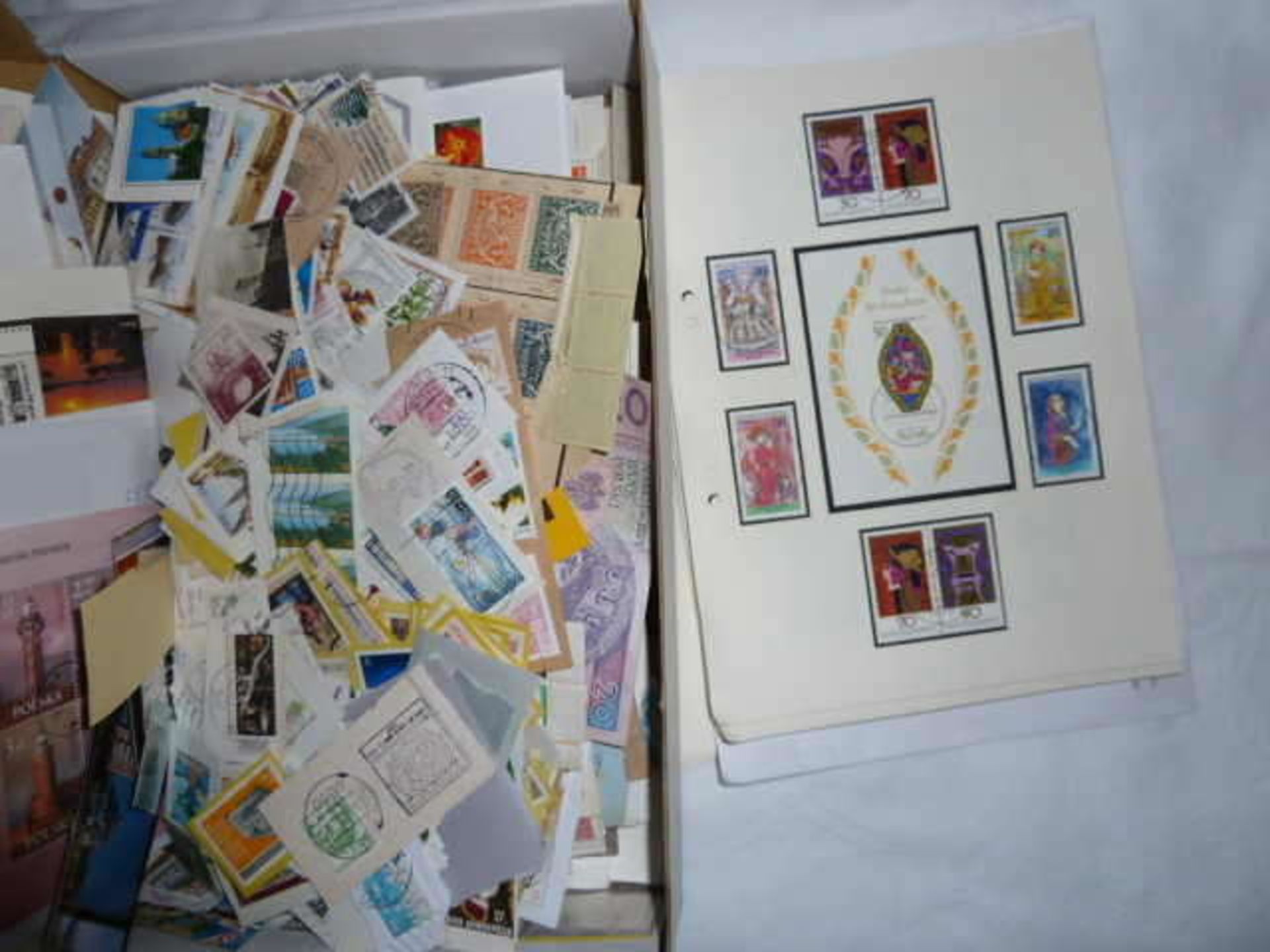 1 carton philately all the world, as well as letters, blocks, loose stamps, etc. Please visit!