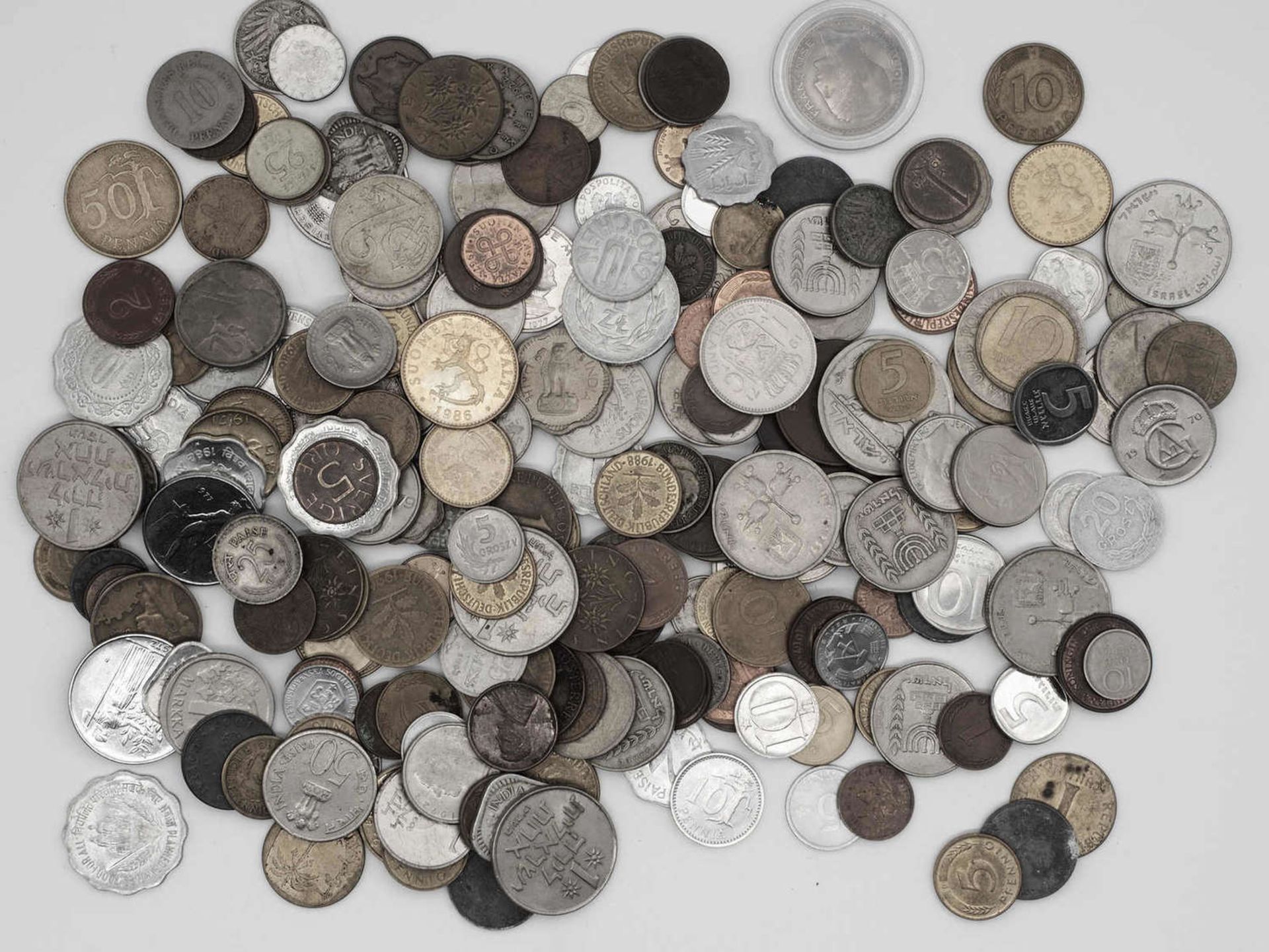 Lot of coins from all over the world, including Israel. Please visit.