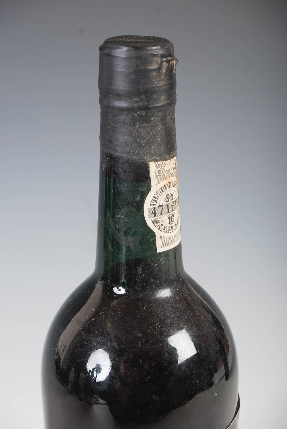 Four bottles of vintage port, comprising; one bottle of Cockburn's Vintage Port 1963, two bottles of - Image 11 of 16