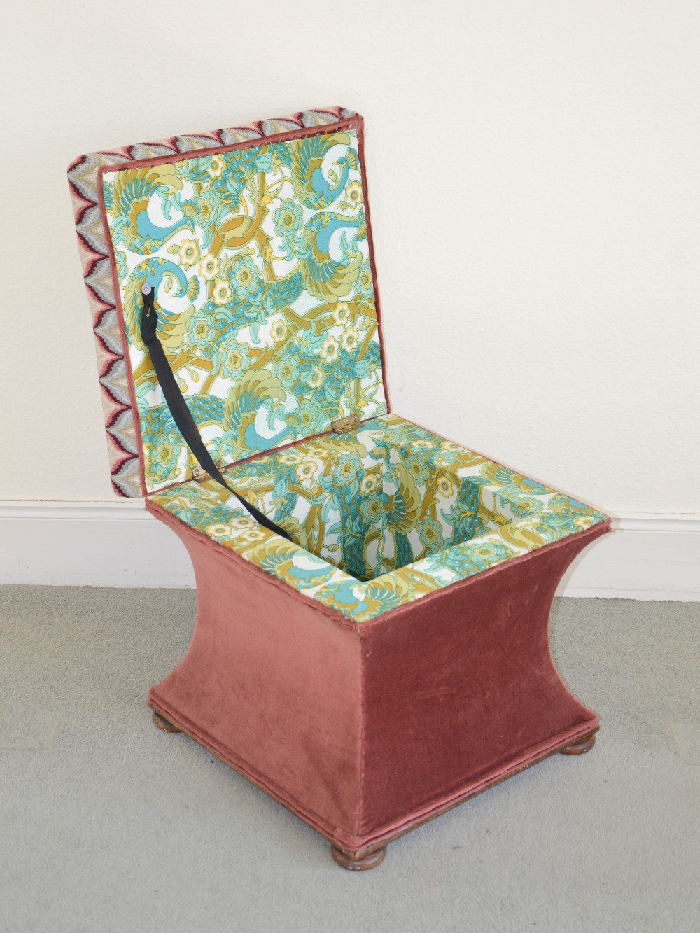 A late 19th century square shaped ottoman, the hinged square top with needlework upholstery above - Image 2 of 2