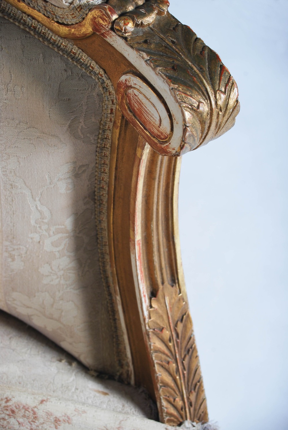 A late 19th century gilt wood sofa, the reeded top rail centred with flower and foliate carved - Image 8 of 17