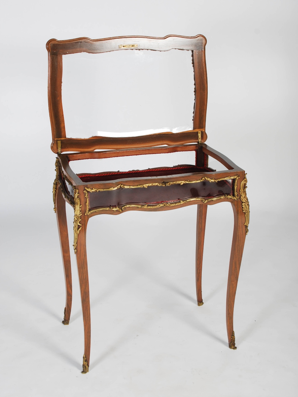 A late 19th/early 20th century French Louis XV style rosewood and gilt metal mounted bijouterie - Image 6 of 9