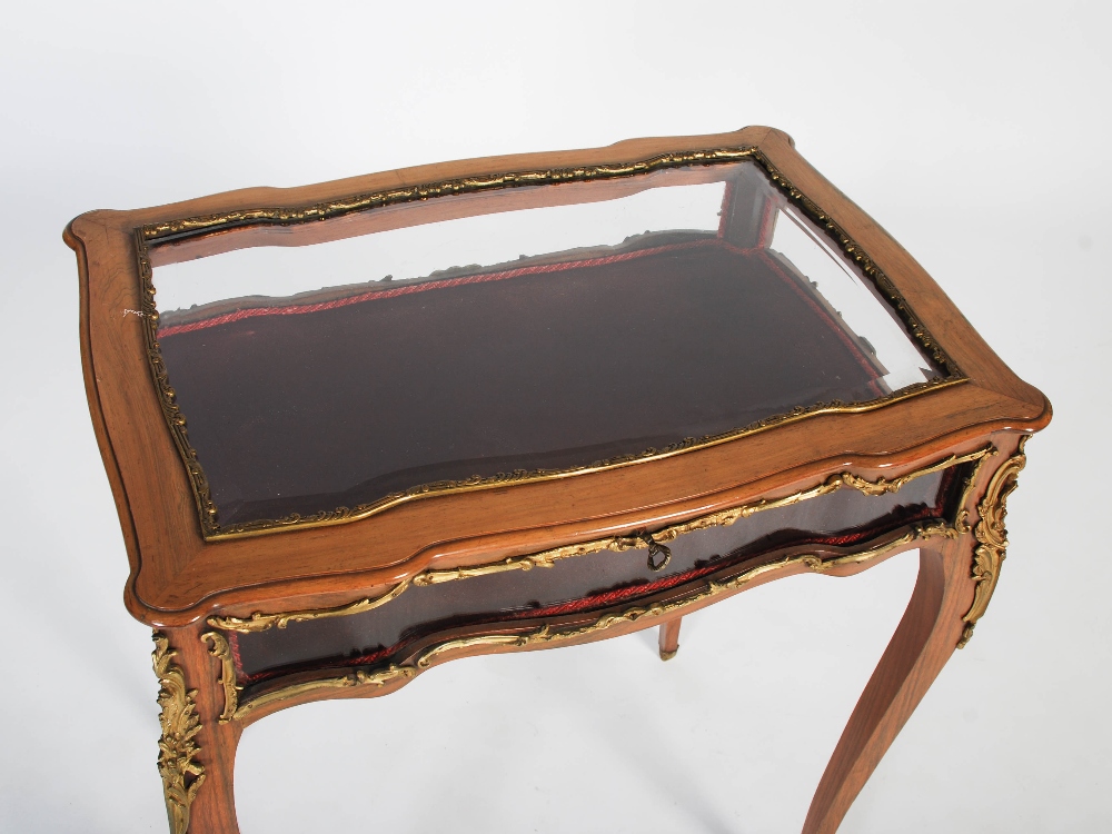 A late 19th/early 20th century French Louis XV style rosewood and gilt metal mounted bijouterie - Image 2 of 9