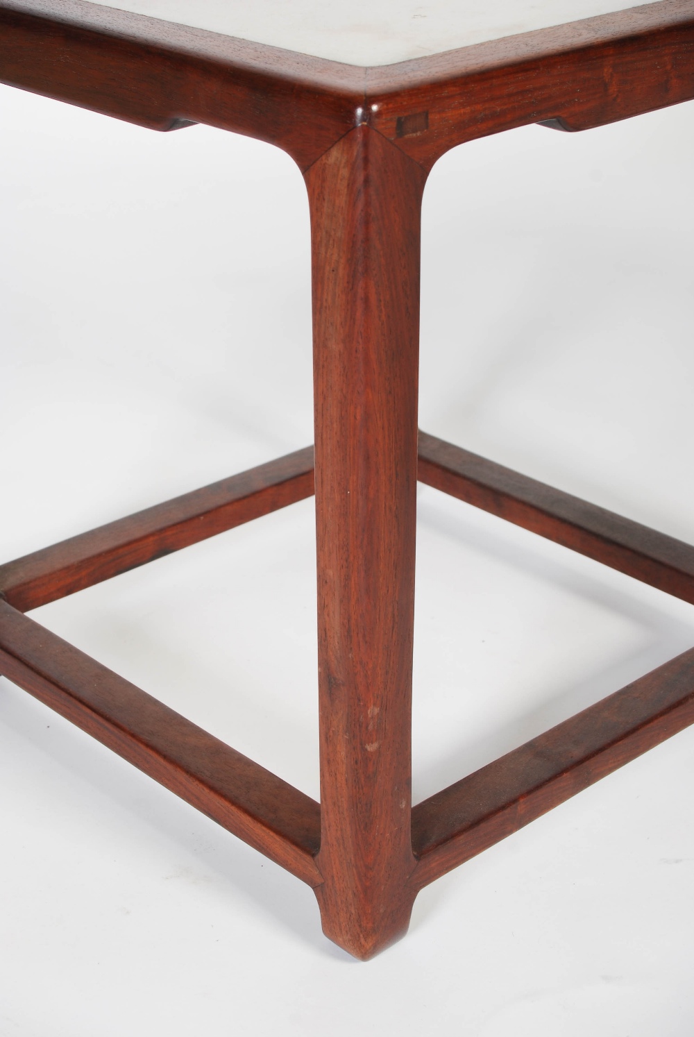 A pair of Chinese dark wood and marble square shaped jardiniere stands / occasional tables, late - Image 4 of 7