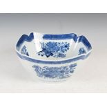 A Chinese porcelain blue and white bowl, Qing Dynasty, decorated in the Fitzhugh pattern, 25cm