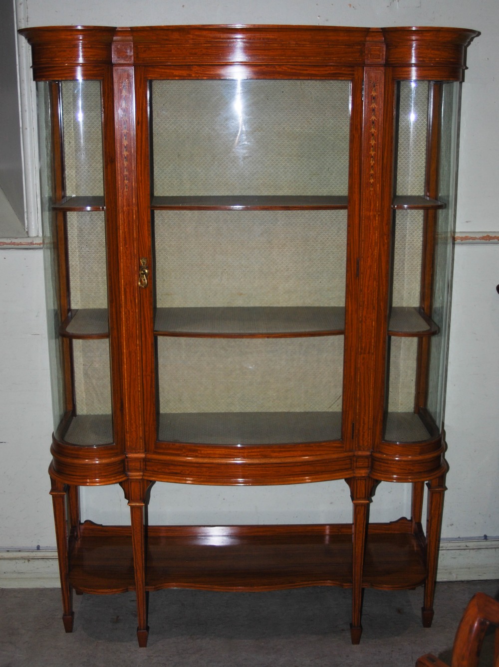 An Edwardian satinwood, ebony and boxwood lined display cabinet, the shaped cornice above a single - Image 2 of 6