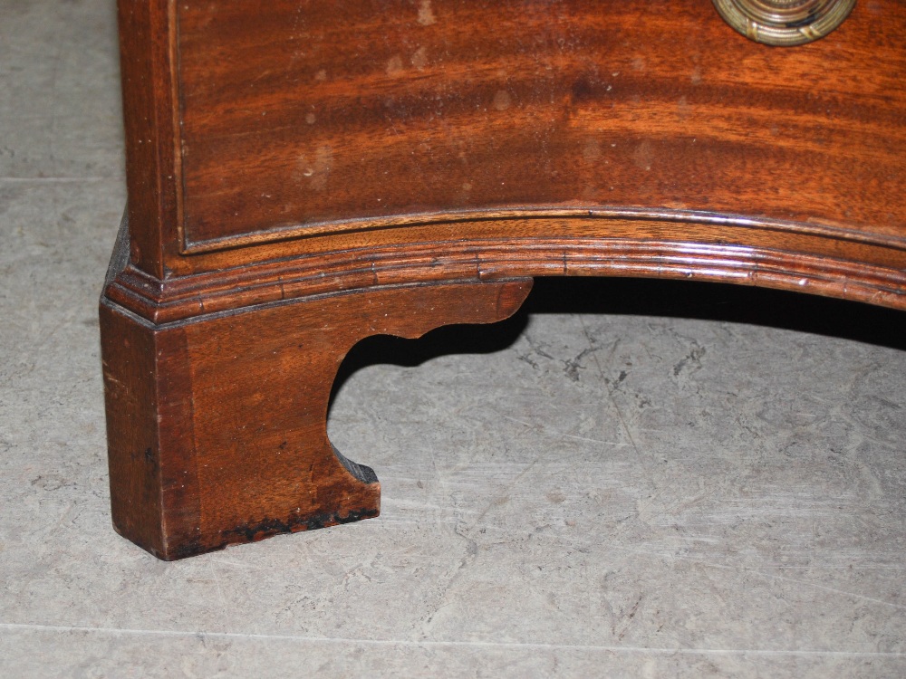 An early 20th century George III style mahogany serpentine chest, the shaped top above four long - Image 9 of 12
