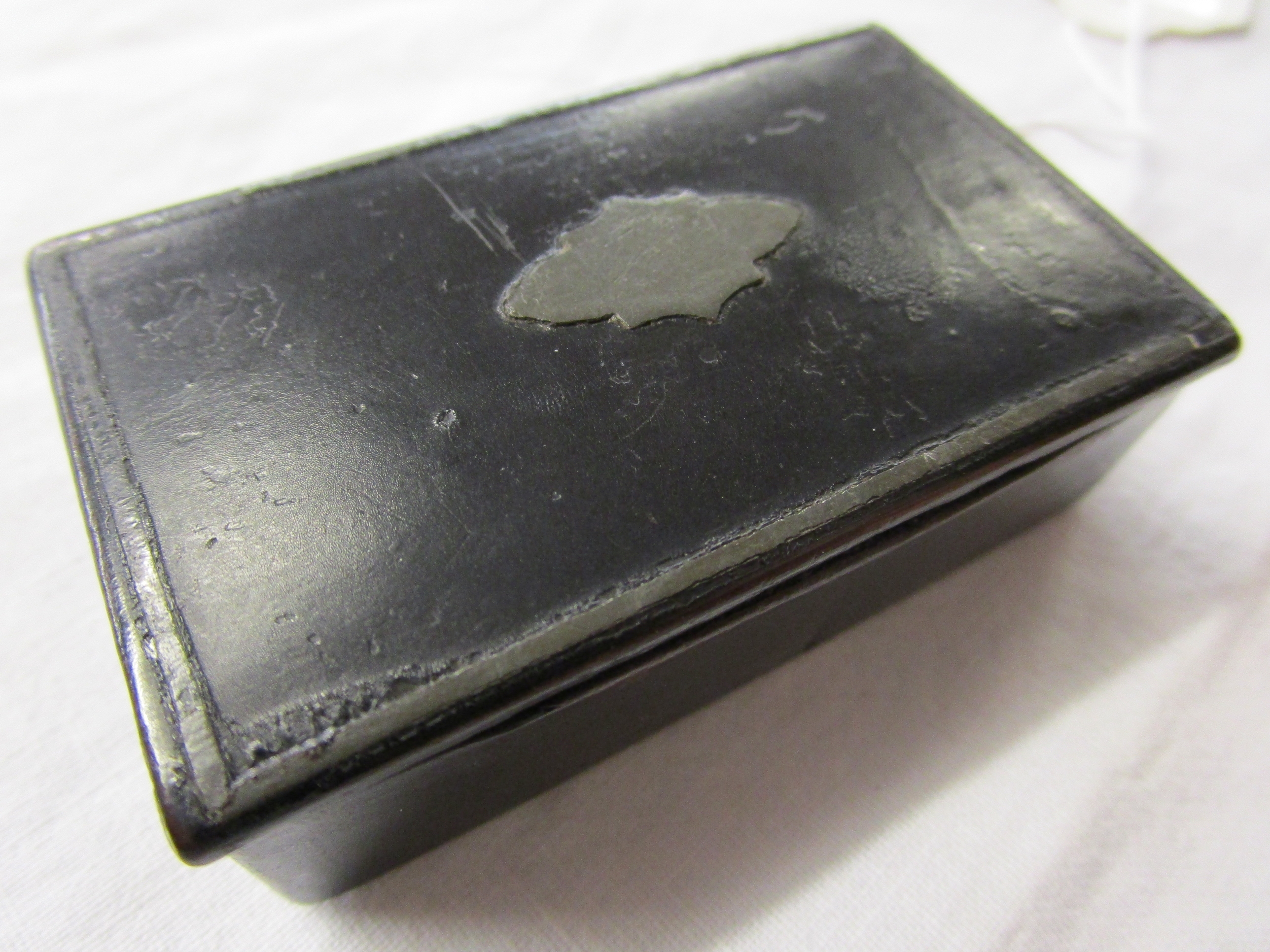 Snuff box and tortoise shell stamp - Image 2 of 4