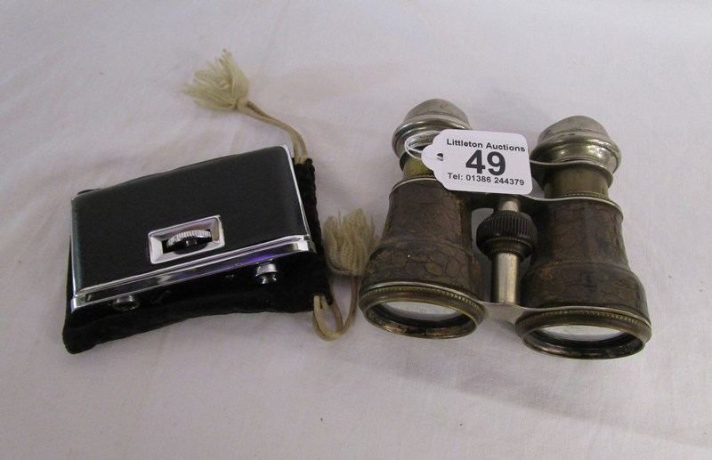 Set of compact binoculars and field glasses