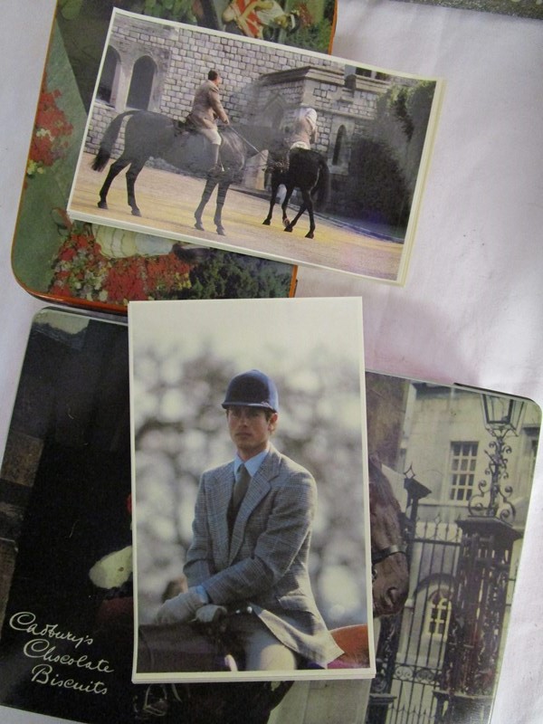 Box of collectables to include postcards - Image 3 of 3