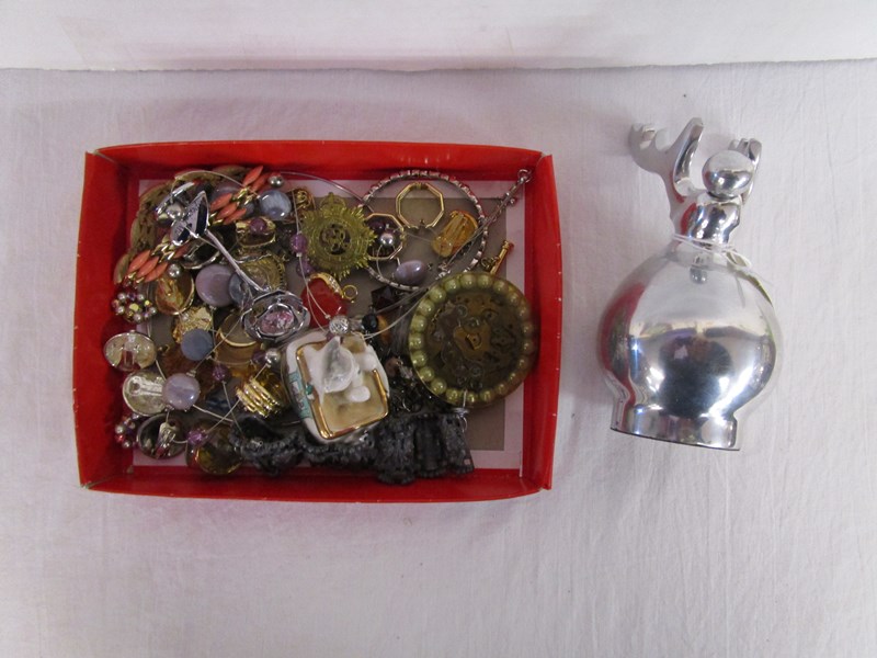 Tray of collectables and costume jewellery