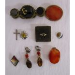 Agate and other jewellery