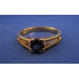 Gold sapphire set ring